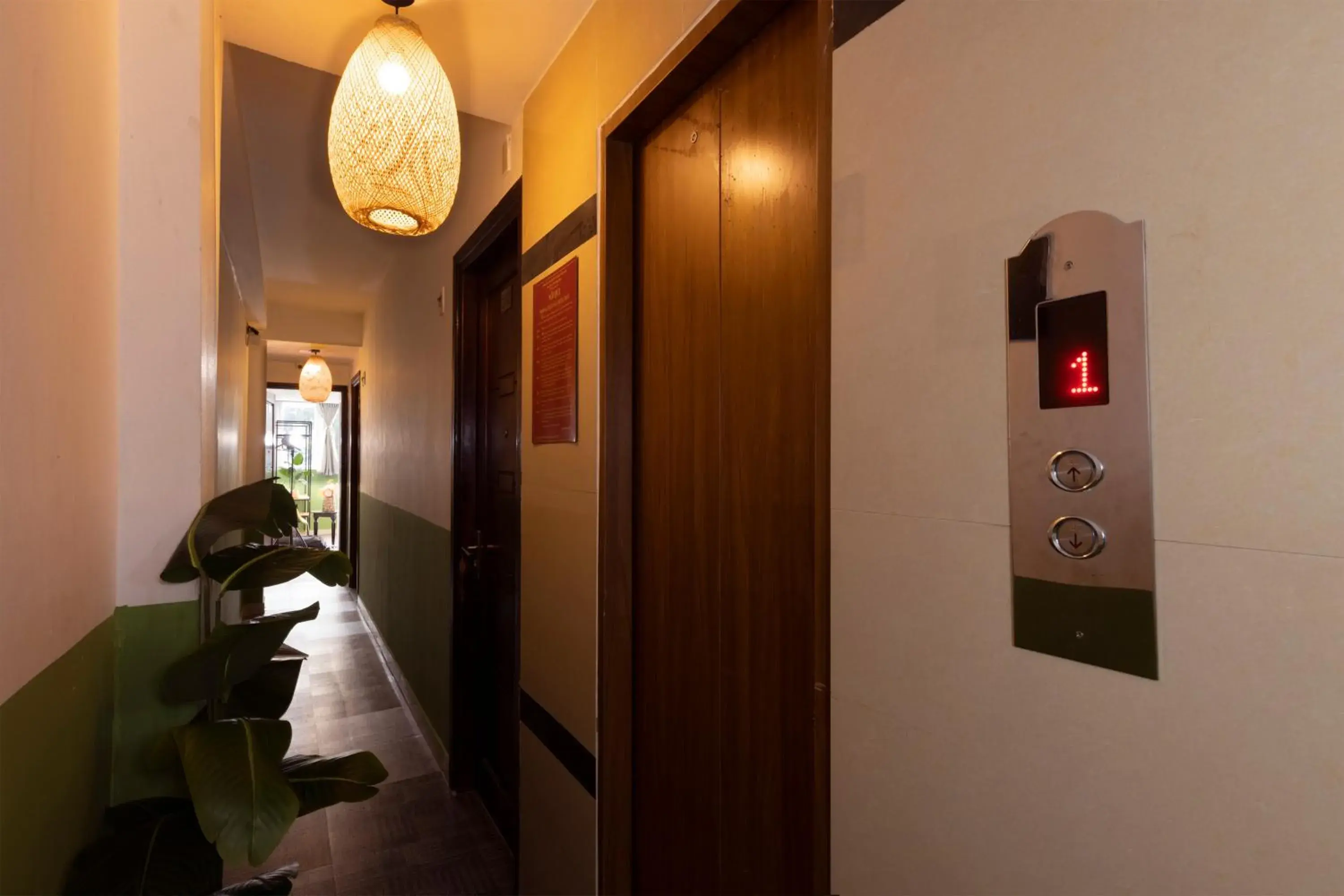 elevator in Vintage Park View Hotel & Spa - Hoang Phi elevator in Vintage Park View Hotel & Spa - Hoang Phi