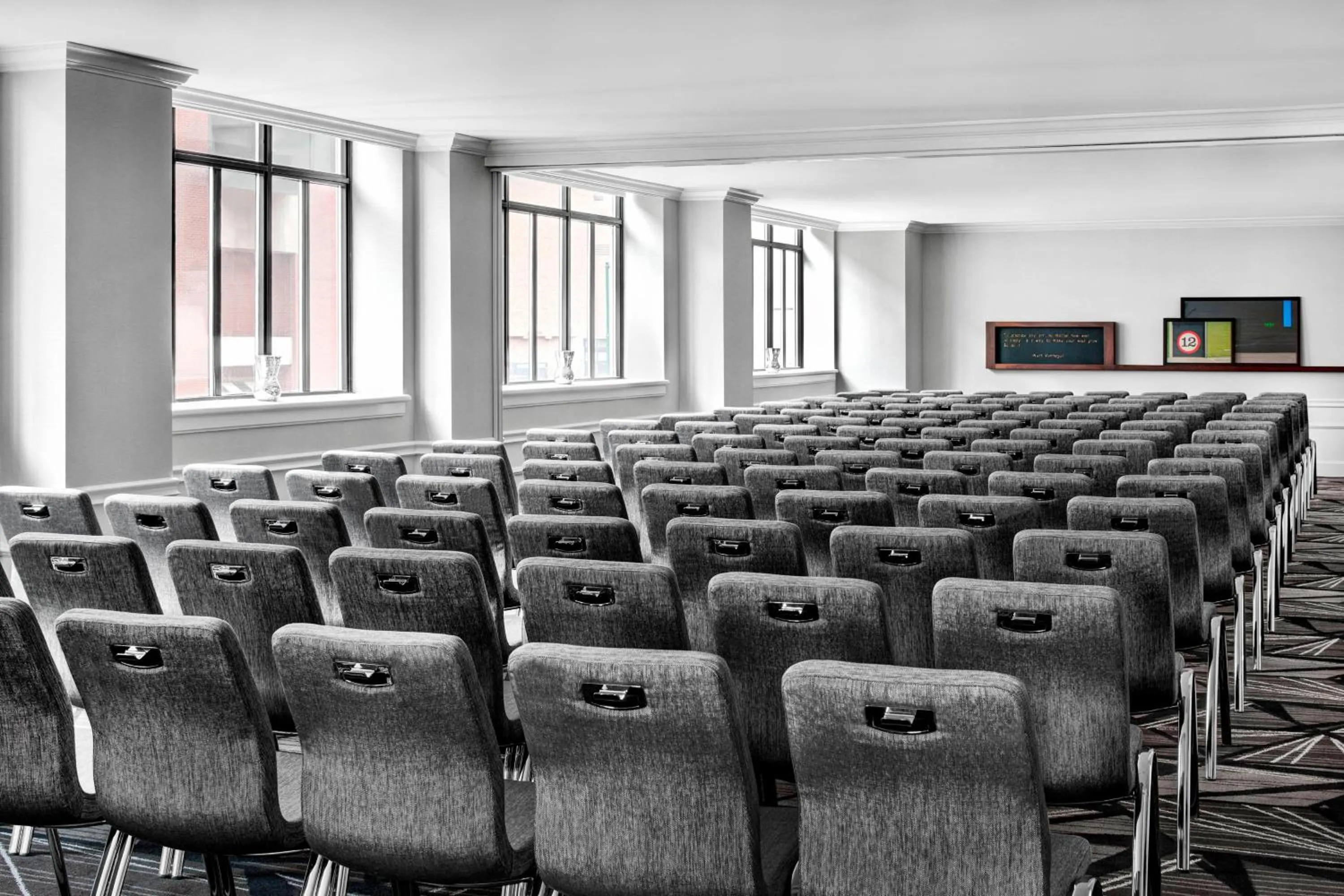 Meeting/conference room in Le Meridien Indianapolis