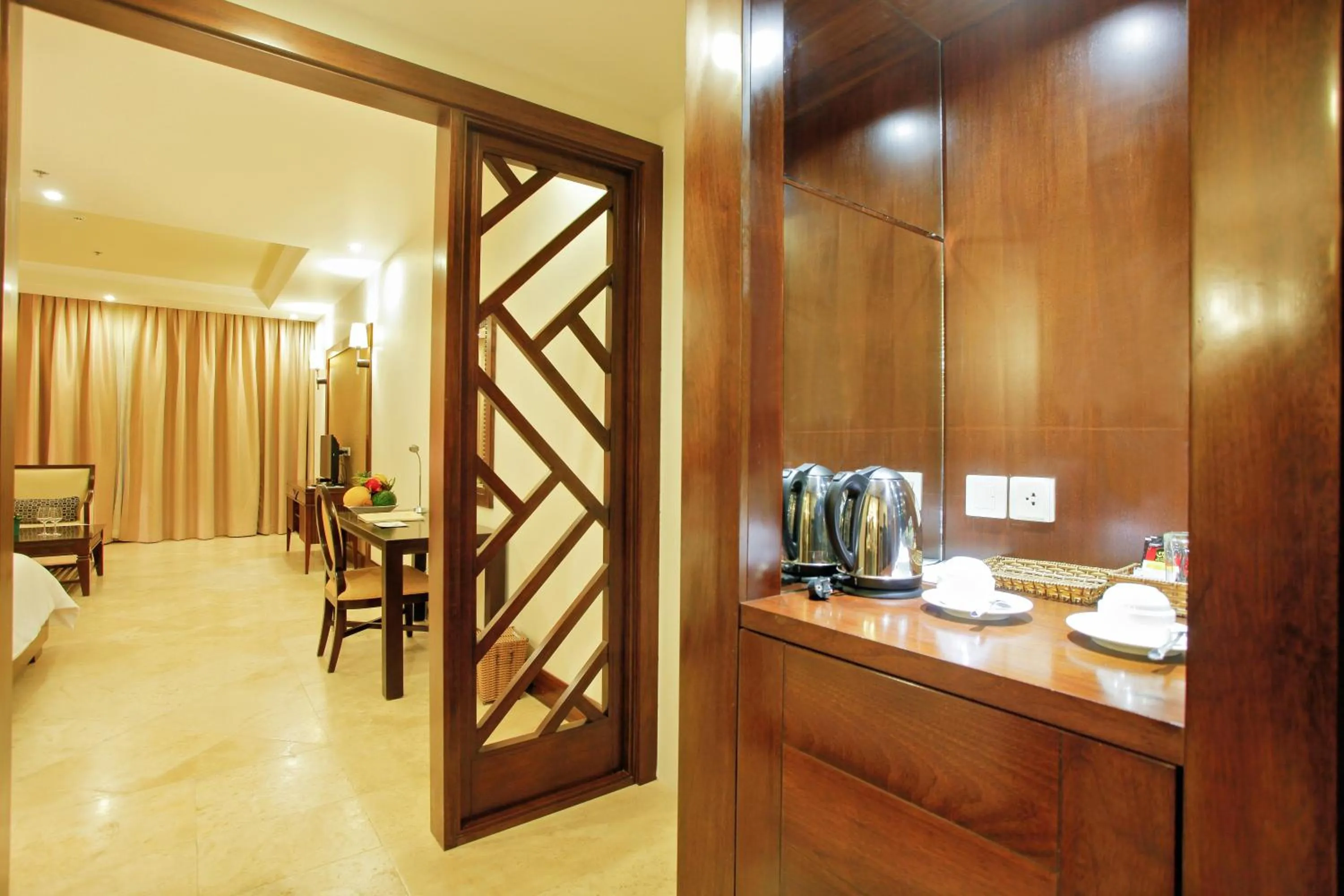 Coffee/tea facilities in Olalani Resort & Condotel