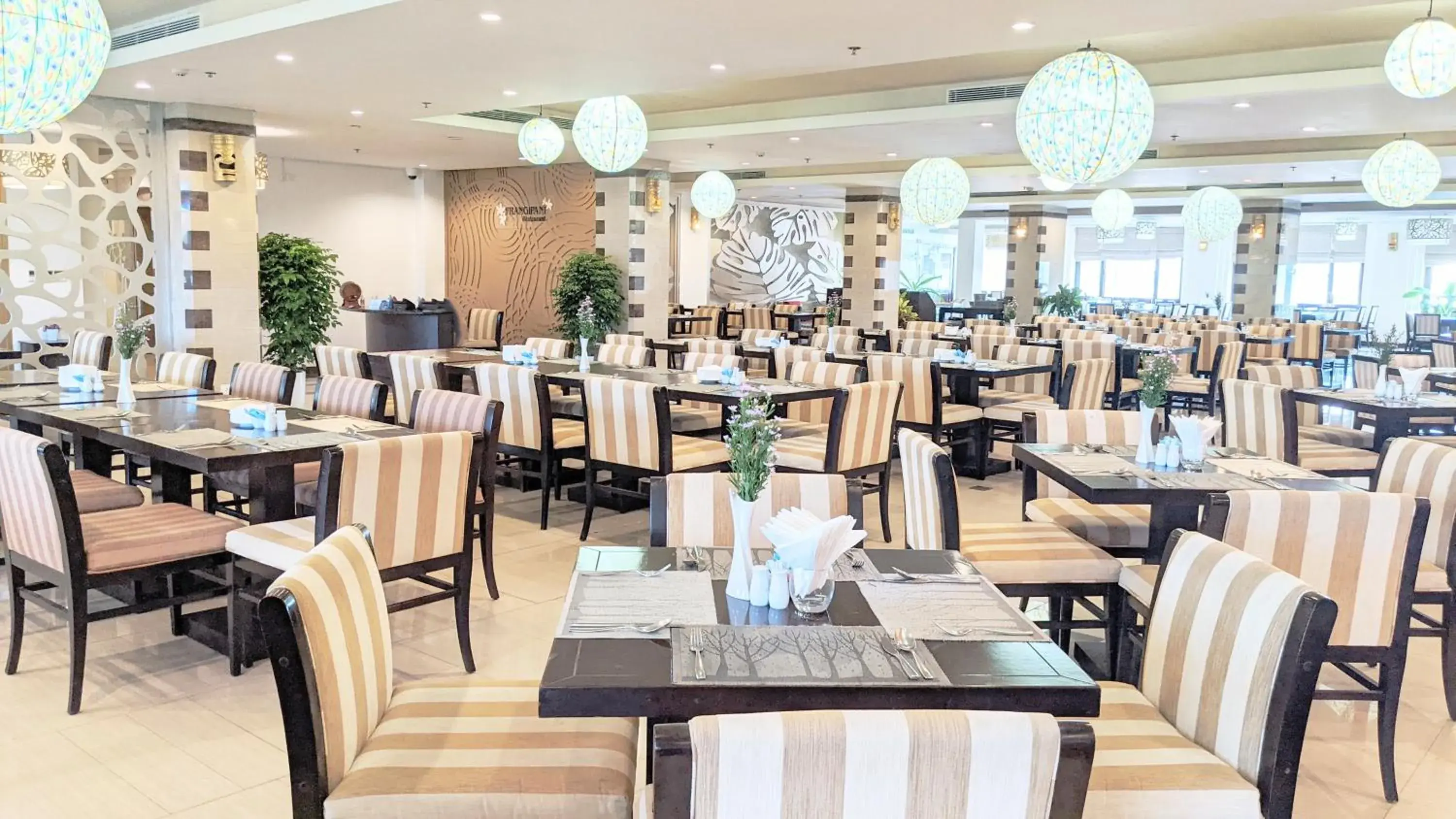 Restaurant/places to eat in Olalani Resort & Condotel Restaurant/places to eat in Olalani Resort & Condotel