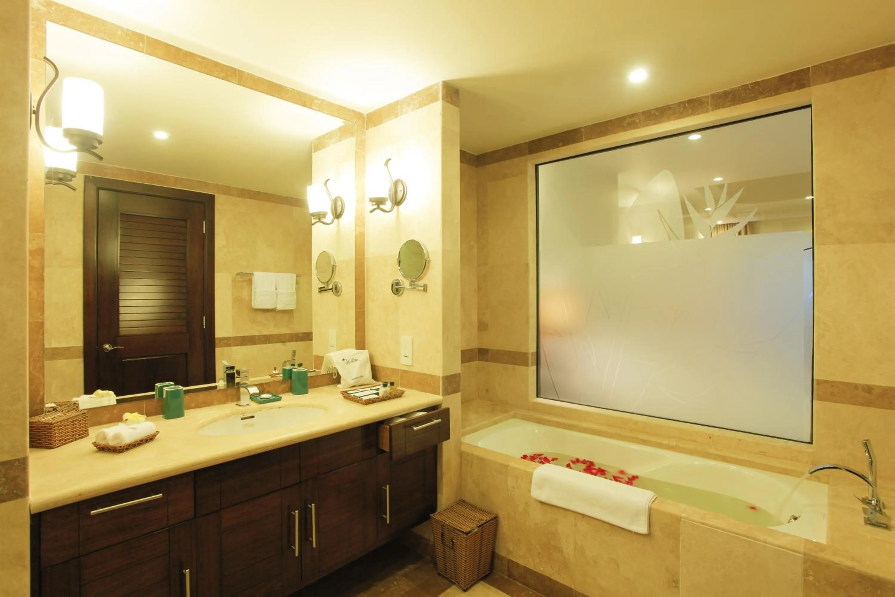 Bathroom in Olalani Resort & Condotel