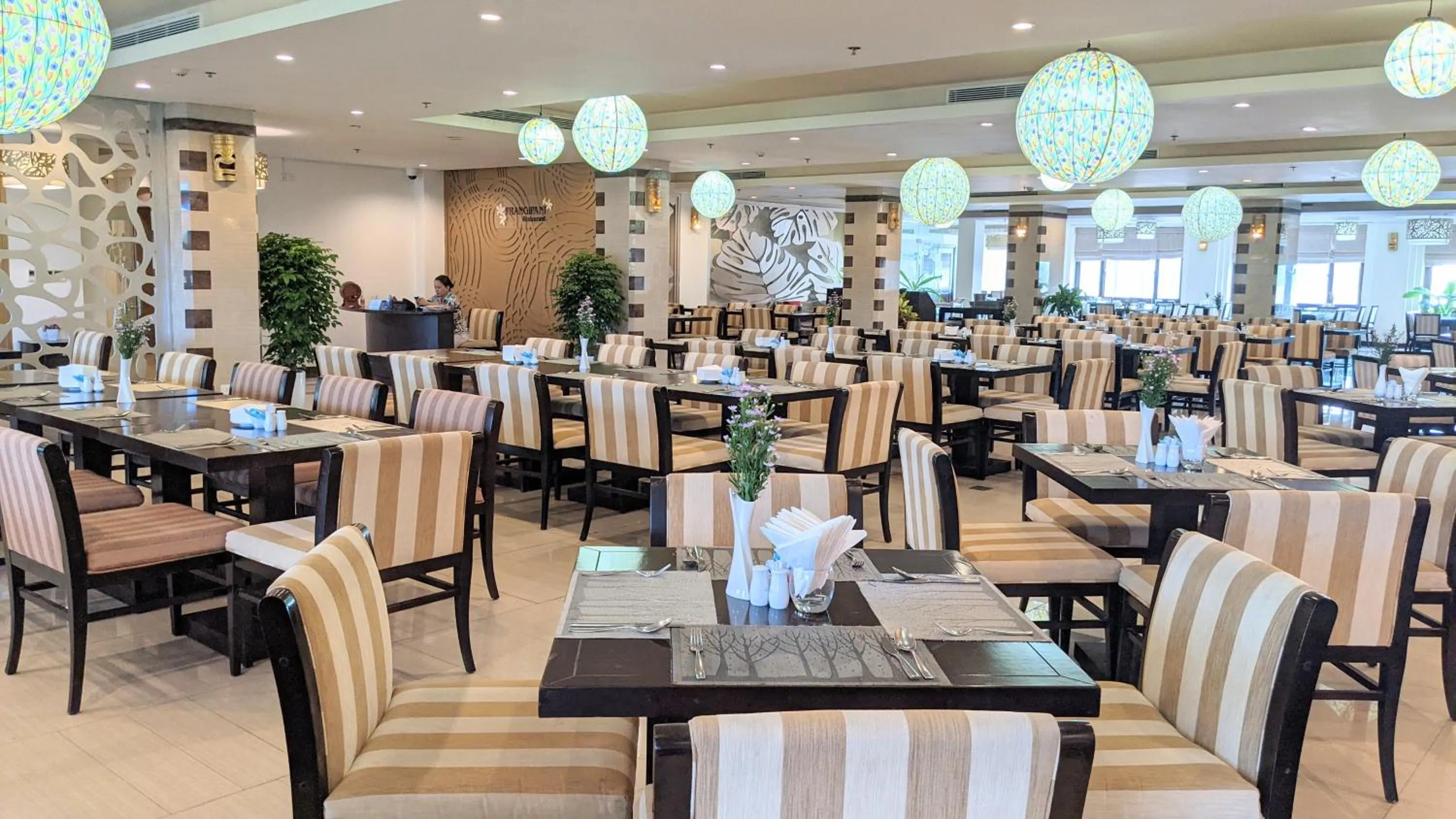 Restaurant/places to eat in Olalani Resort & Condotel