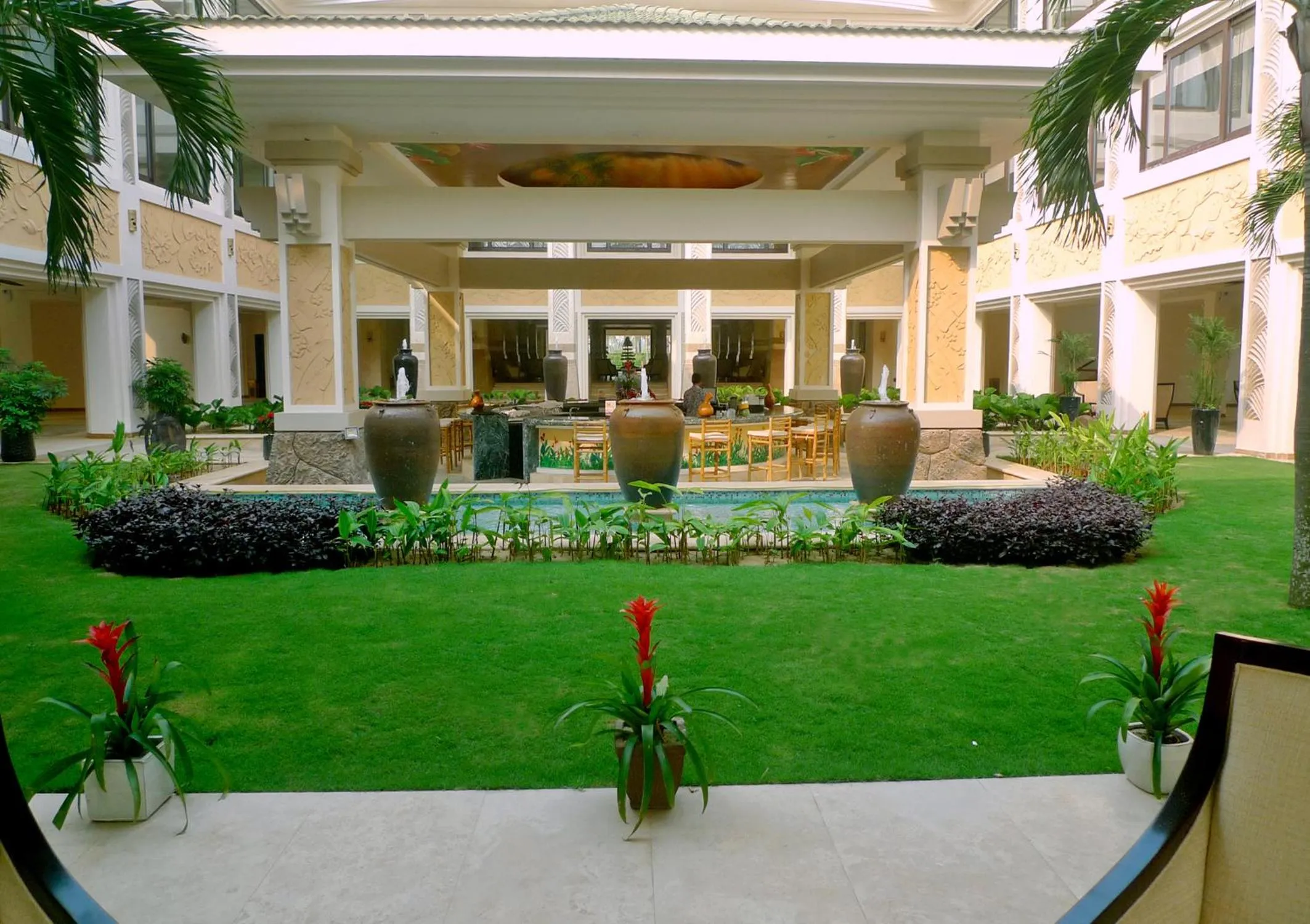 Restaurant/places to eat in Olalani Resort & Condotel