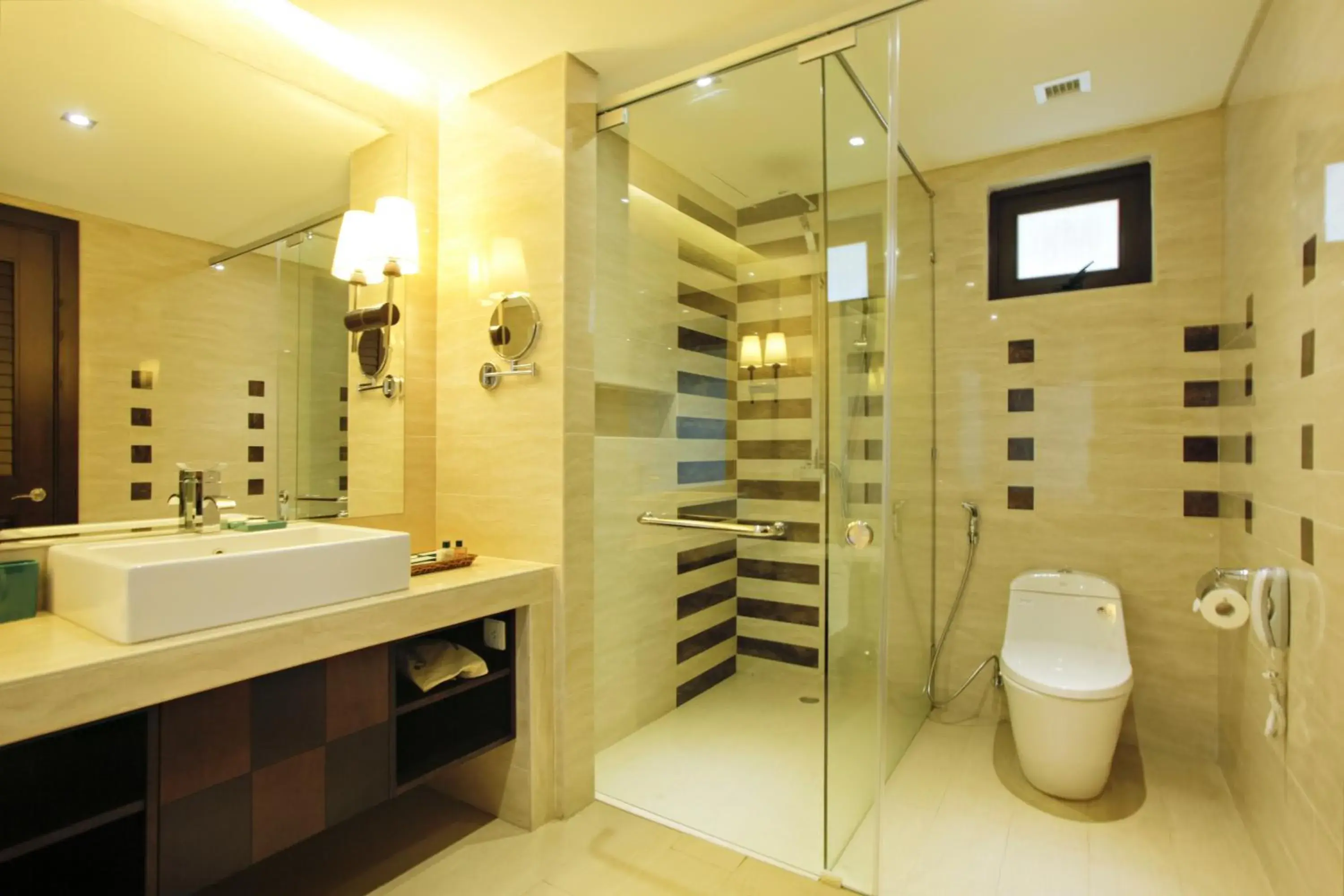 Deluxe Twin Room with Garden View in Olalani Resort & Condotel Deluxe Twin Room with Garden View in Olalani Resort & Condotel