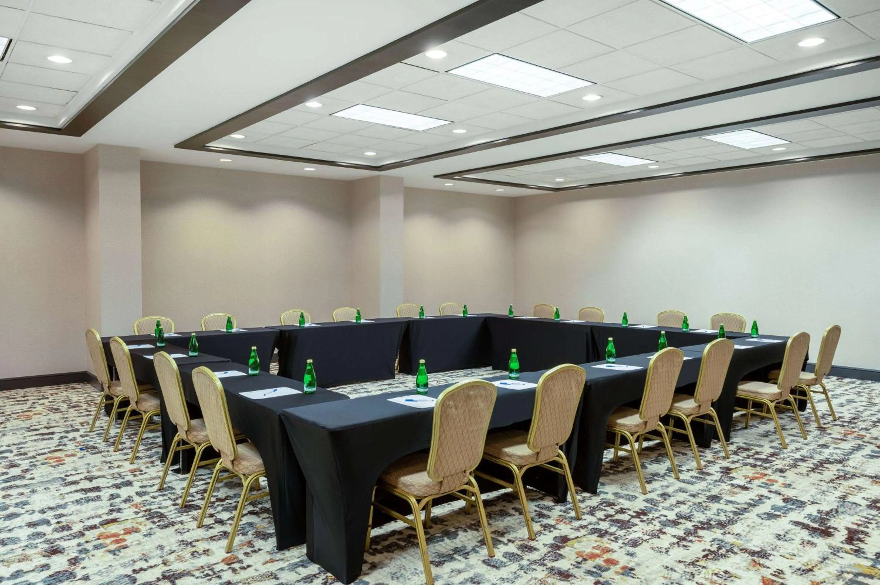 Meeting/conference room in Wyndham Indianapolis Airport