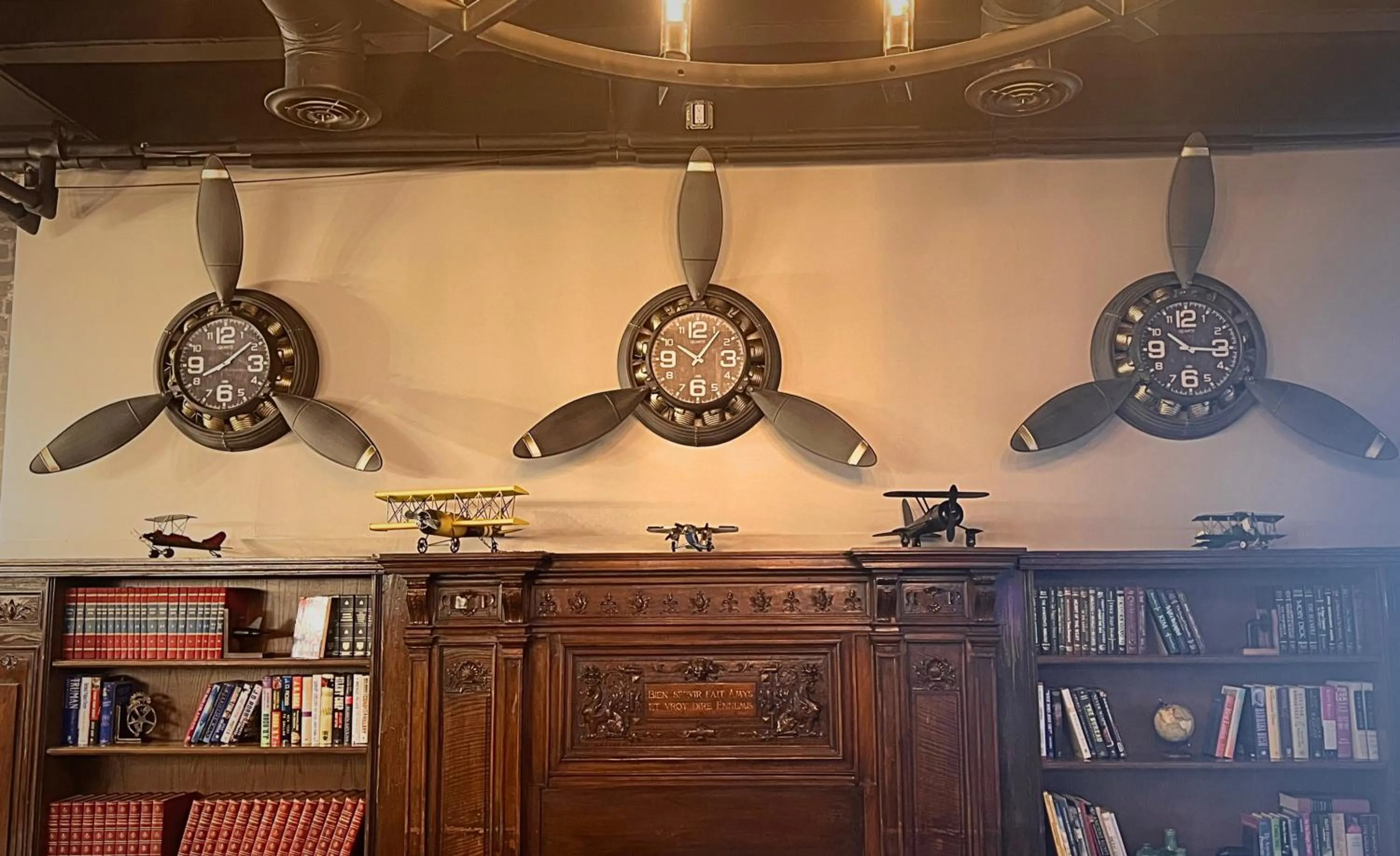 Property building in Wyndham Indianapolis Airport