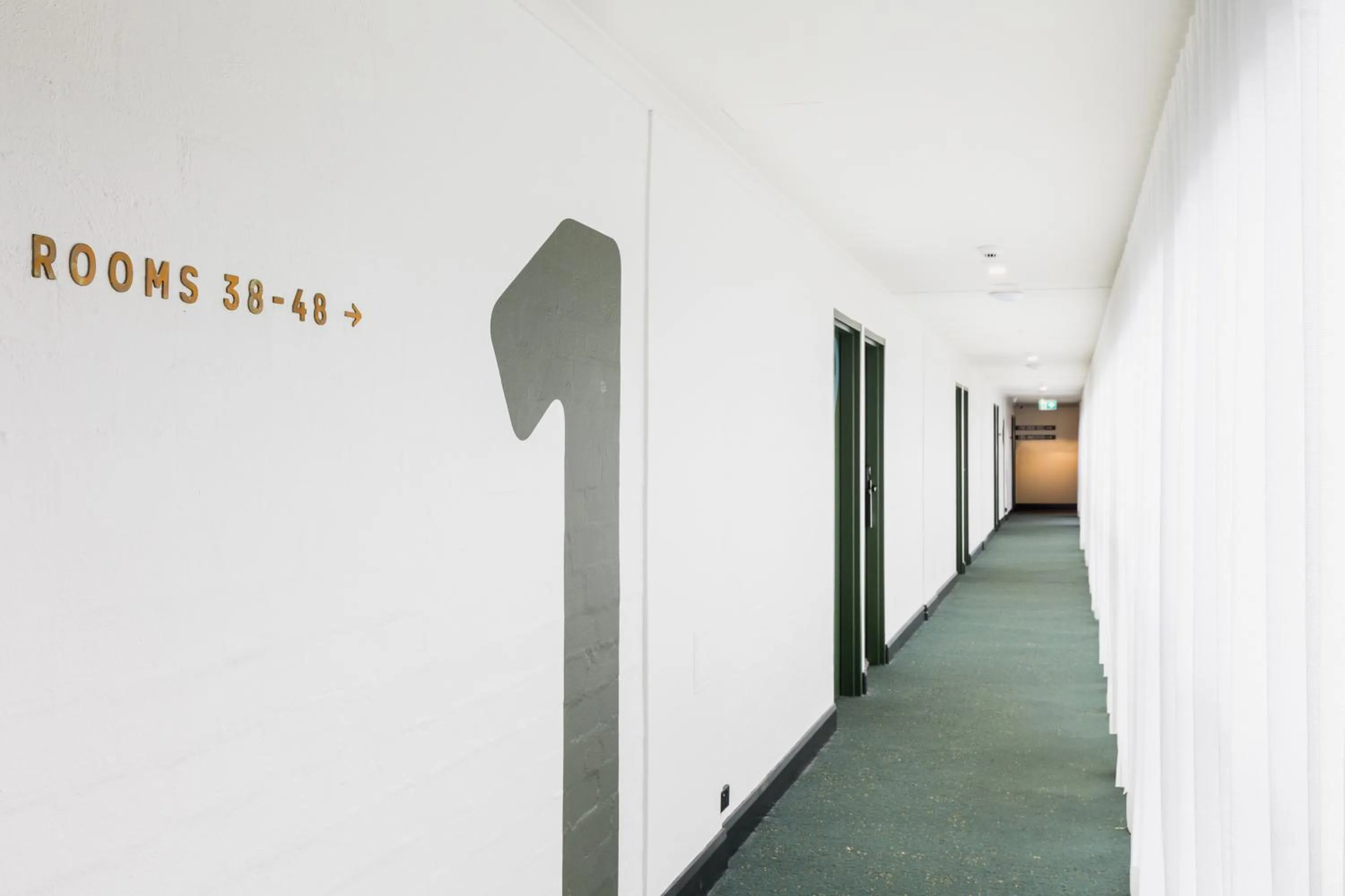 Facade/entrance in Statesman Hotel