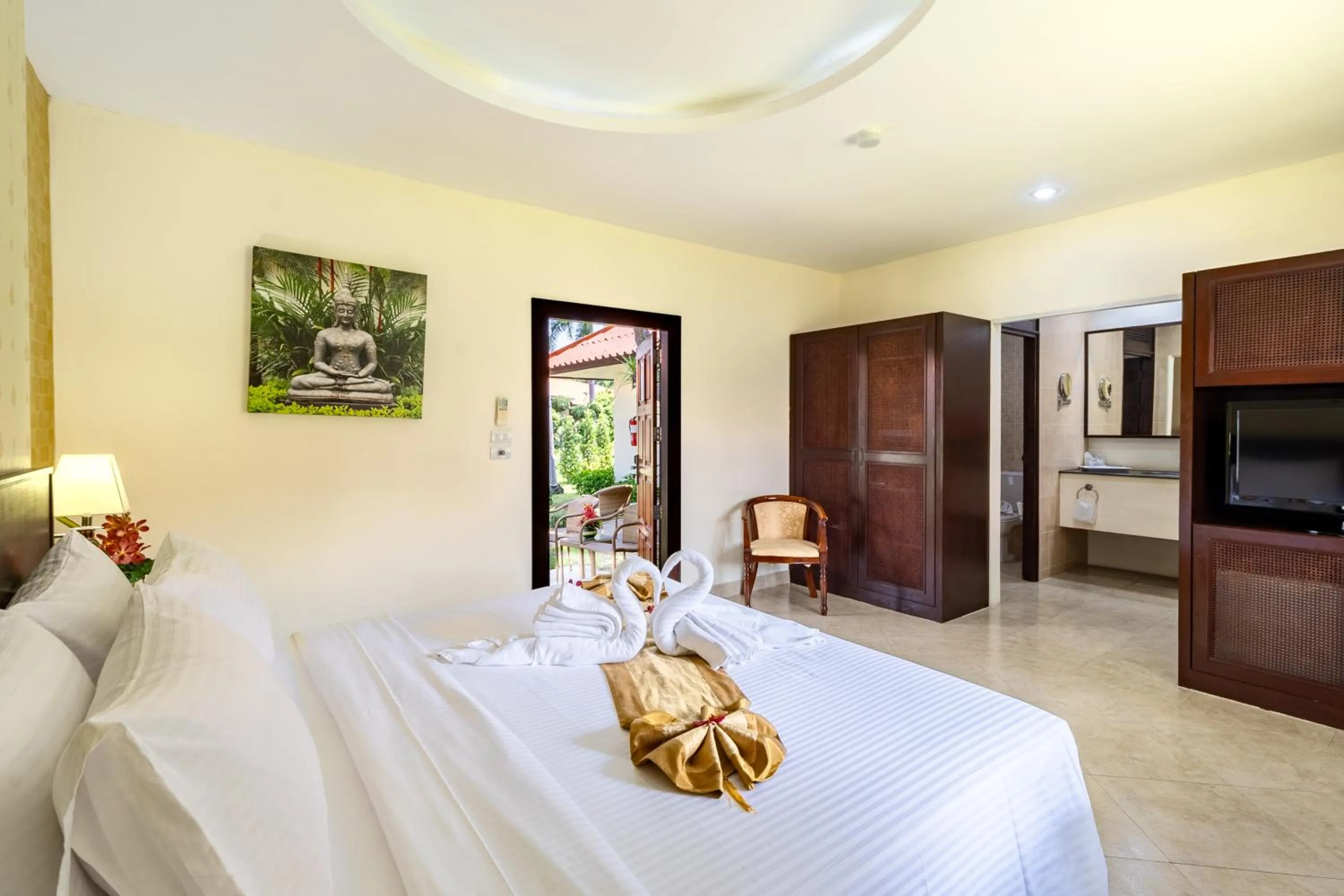 Photo of the whole room, Bed in Thai Garden Resort