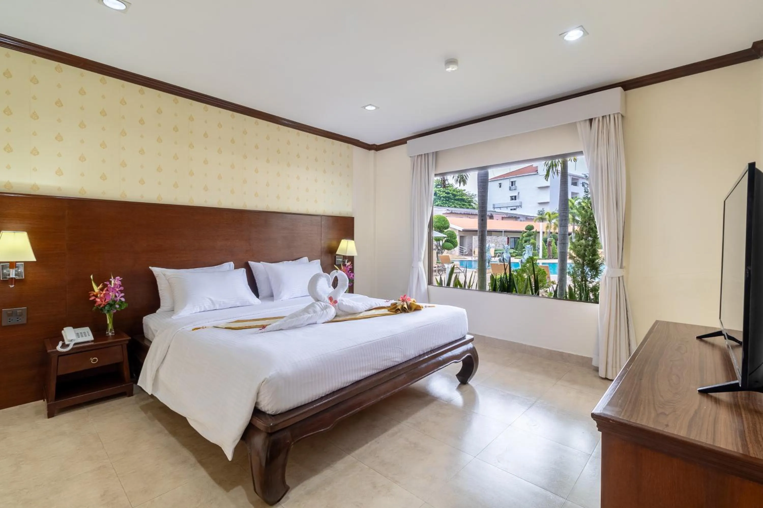 Bed in Thai Garden Resort