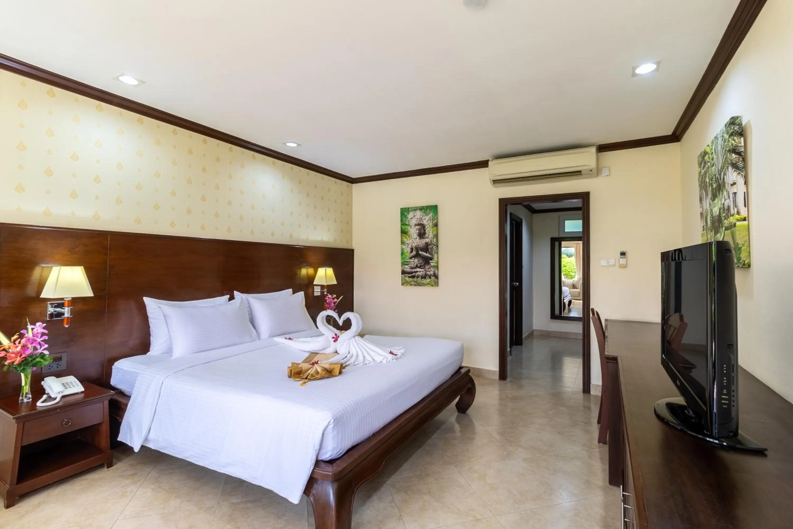 Bed in Thai Garden Resort