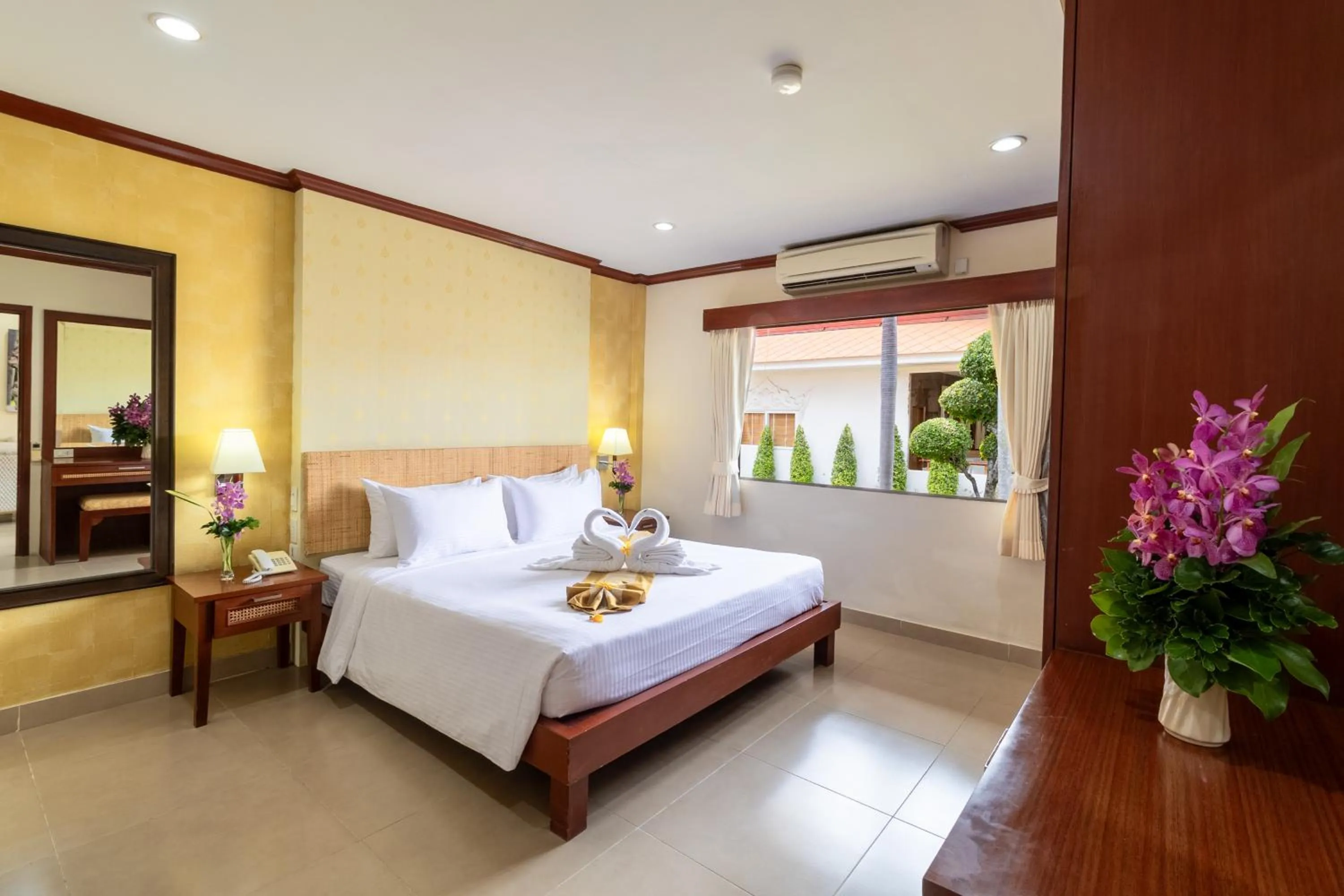 Bedroom, Bed in Thai Garden Resort