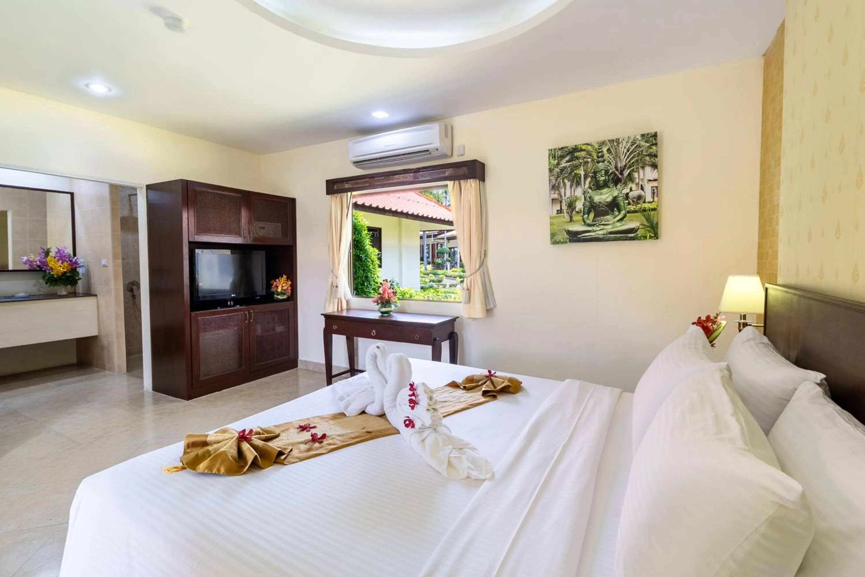 Bed in Thai Garden Resort