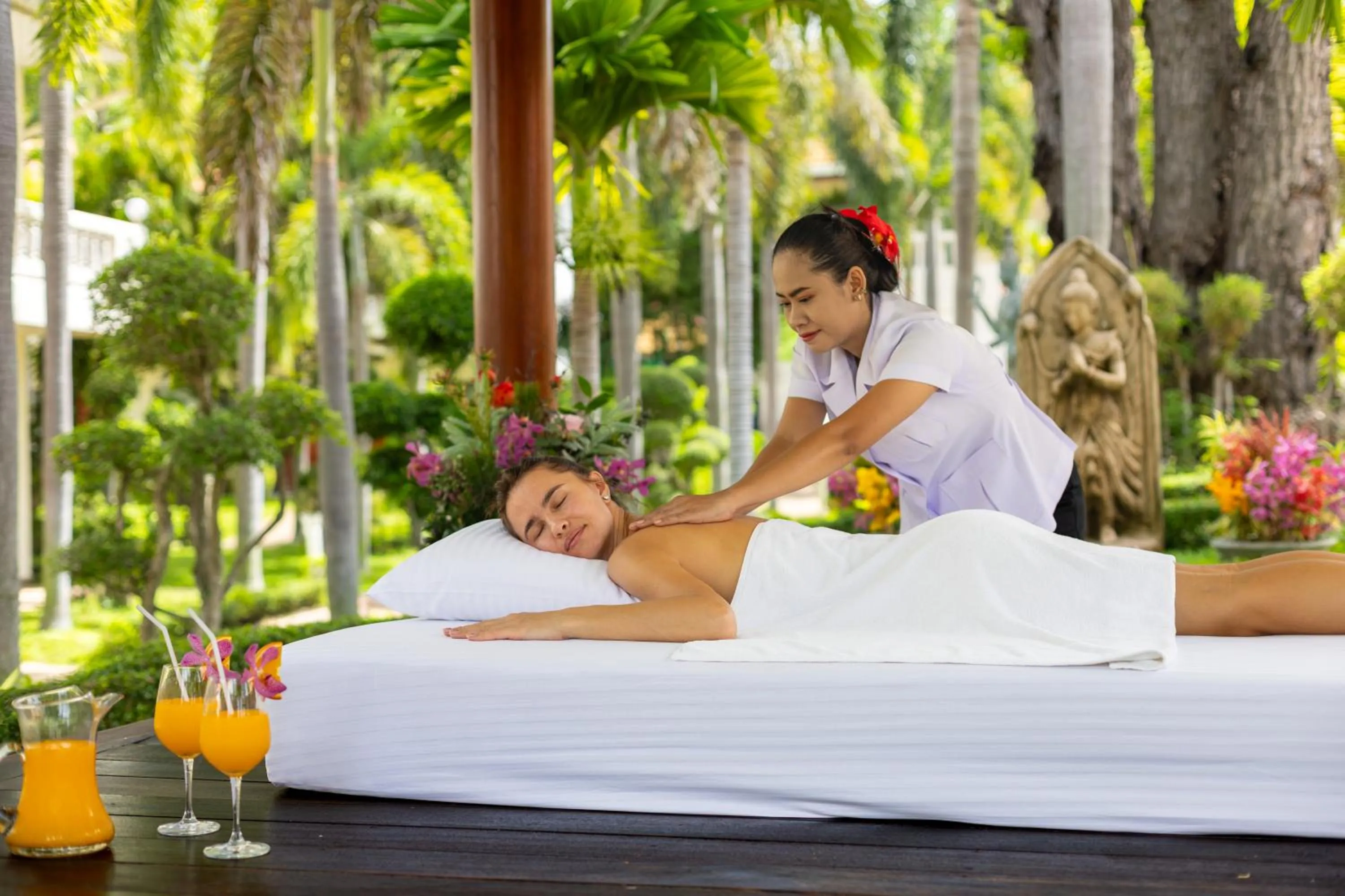Massage in Thai Garden Resort
