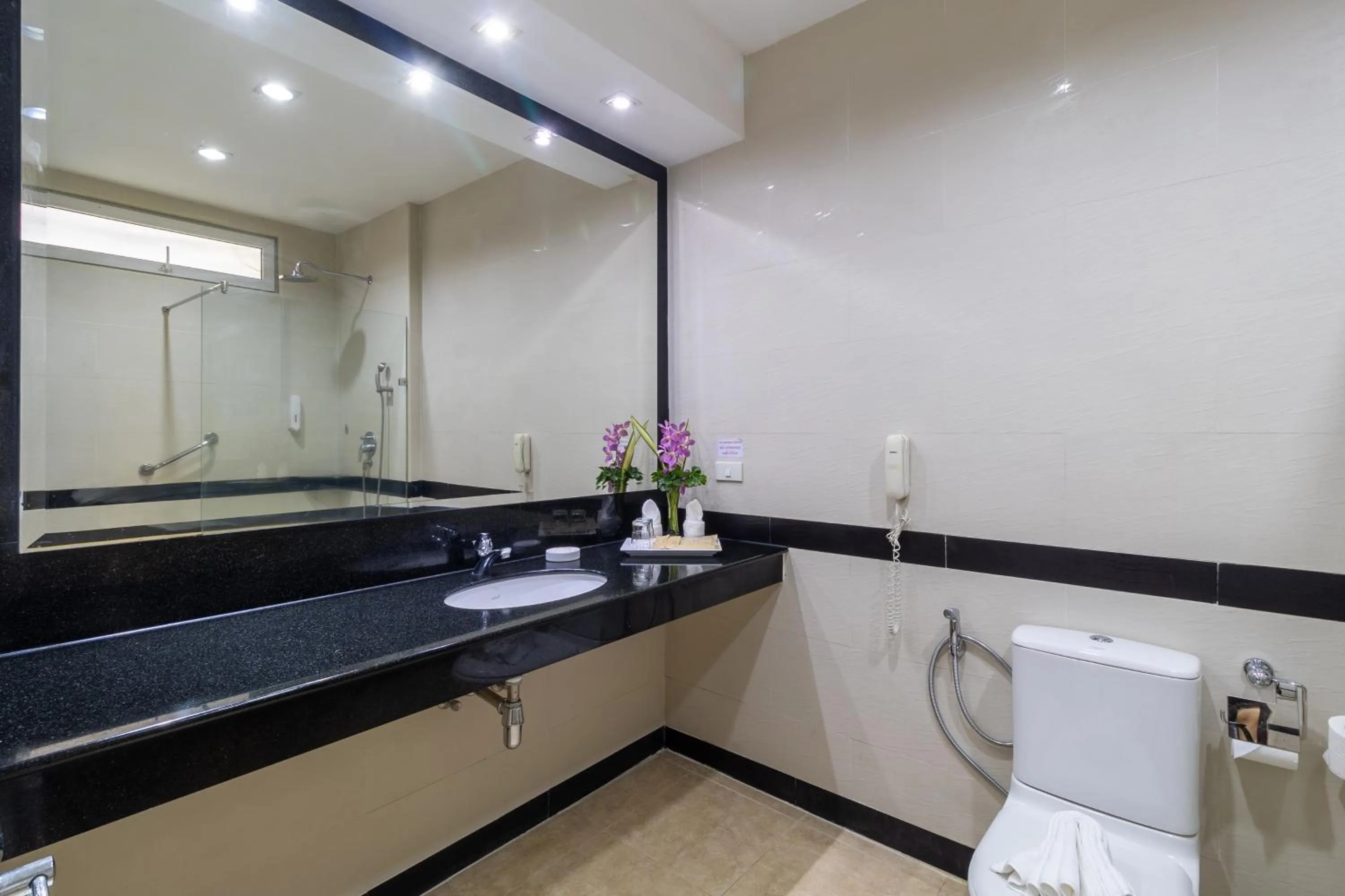 Toilet in Thai Garden Resort