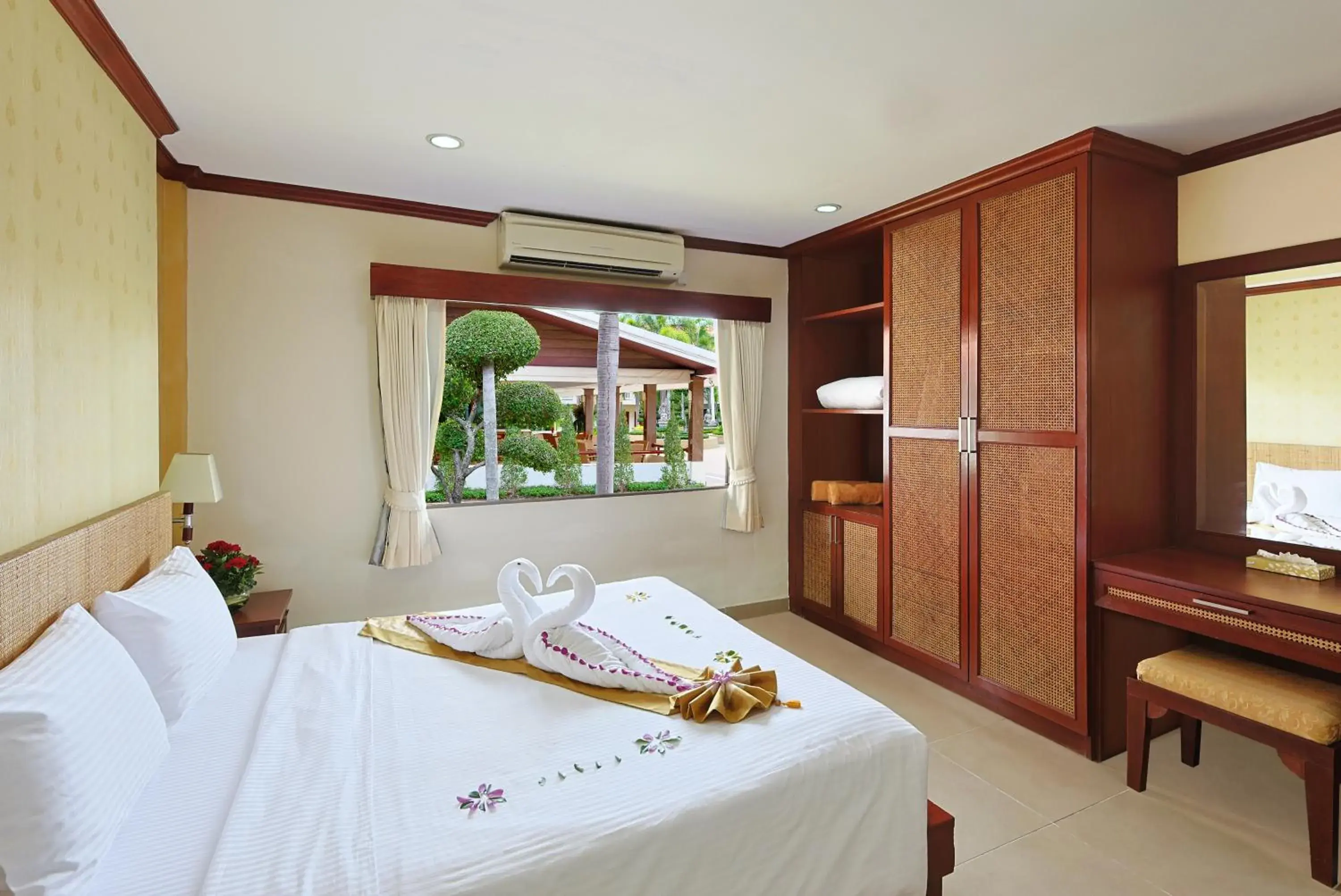 Bedroom, Bed in Thai Garden Resort Bedroom, Bed in Thai Garden Resort