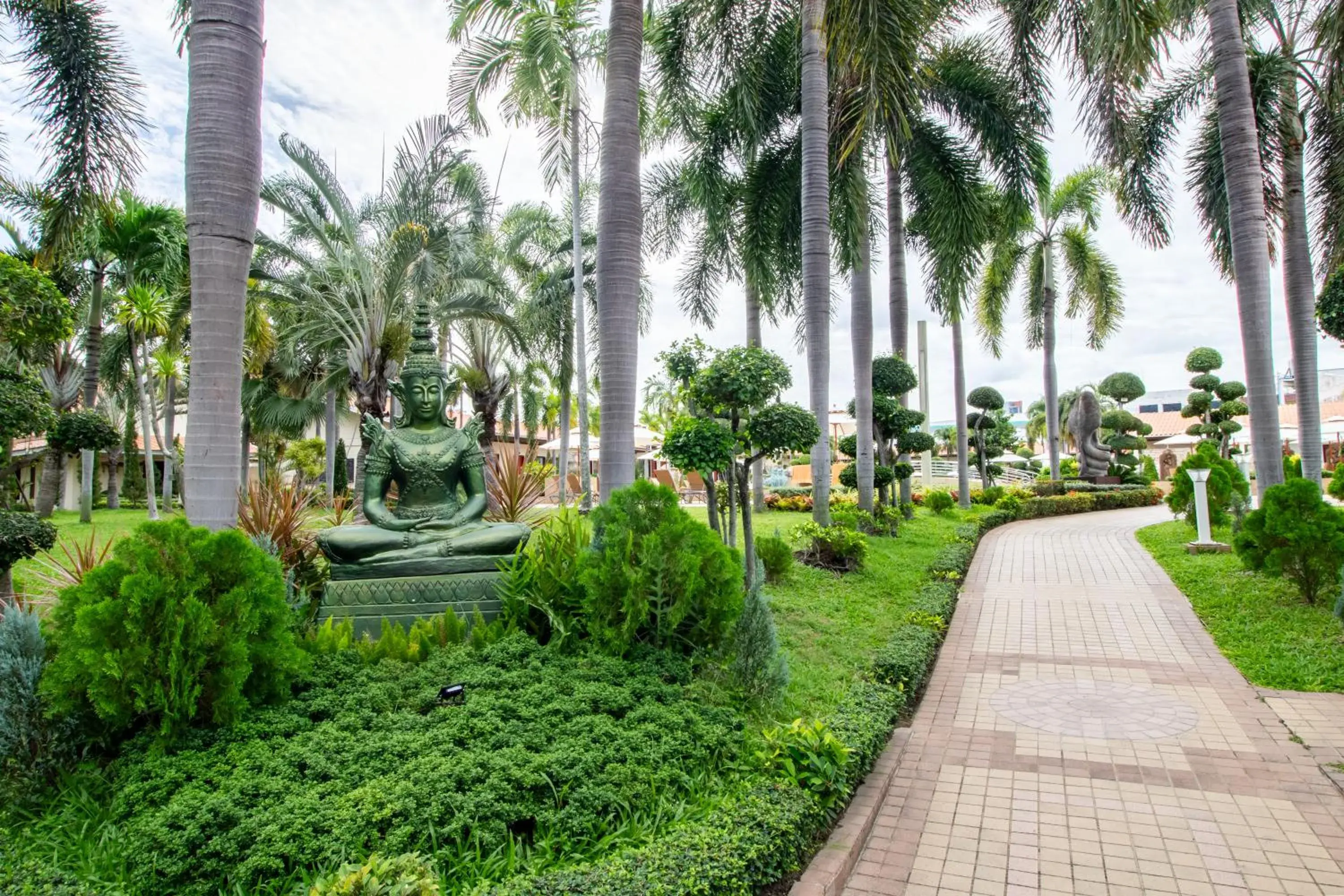 Garden view in Thai Garden Resort Garden view in Thai Garden Resort