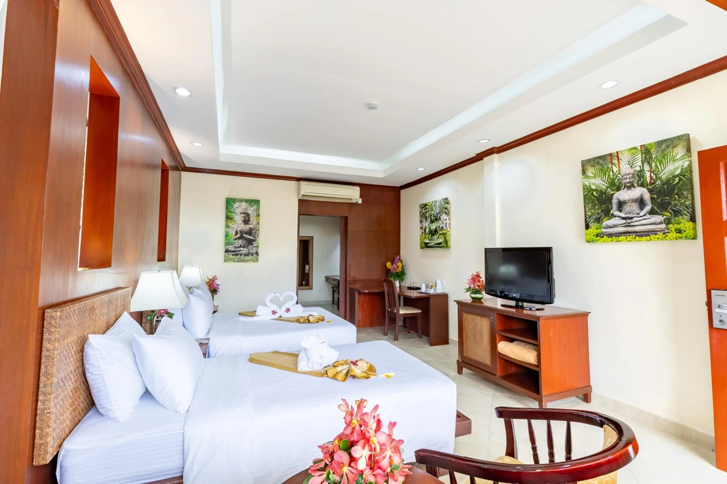 Bed in Thai Garden Resort