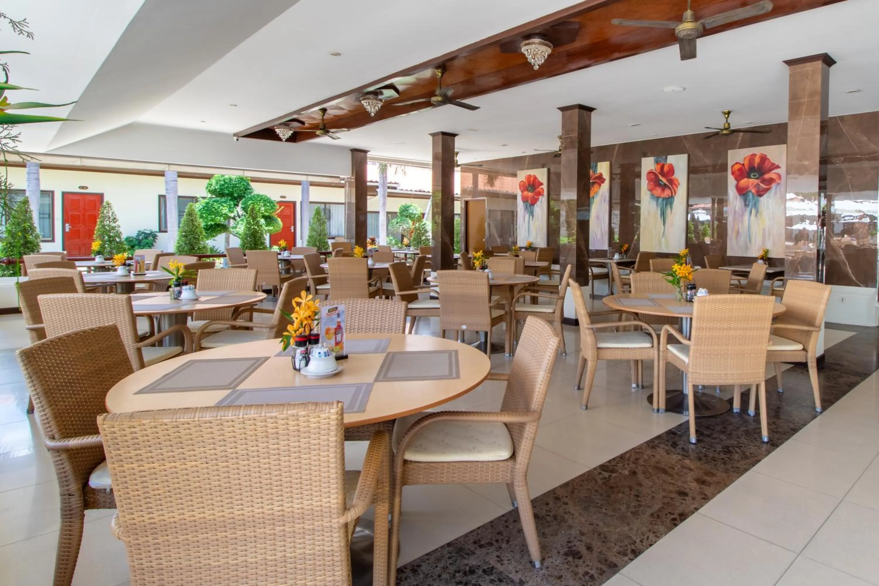 Restaurant/places to eat in Thai Garden Resort