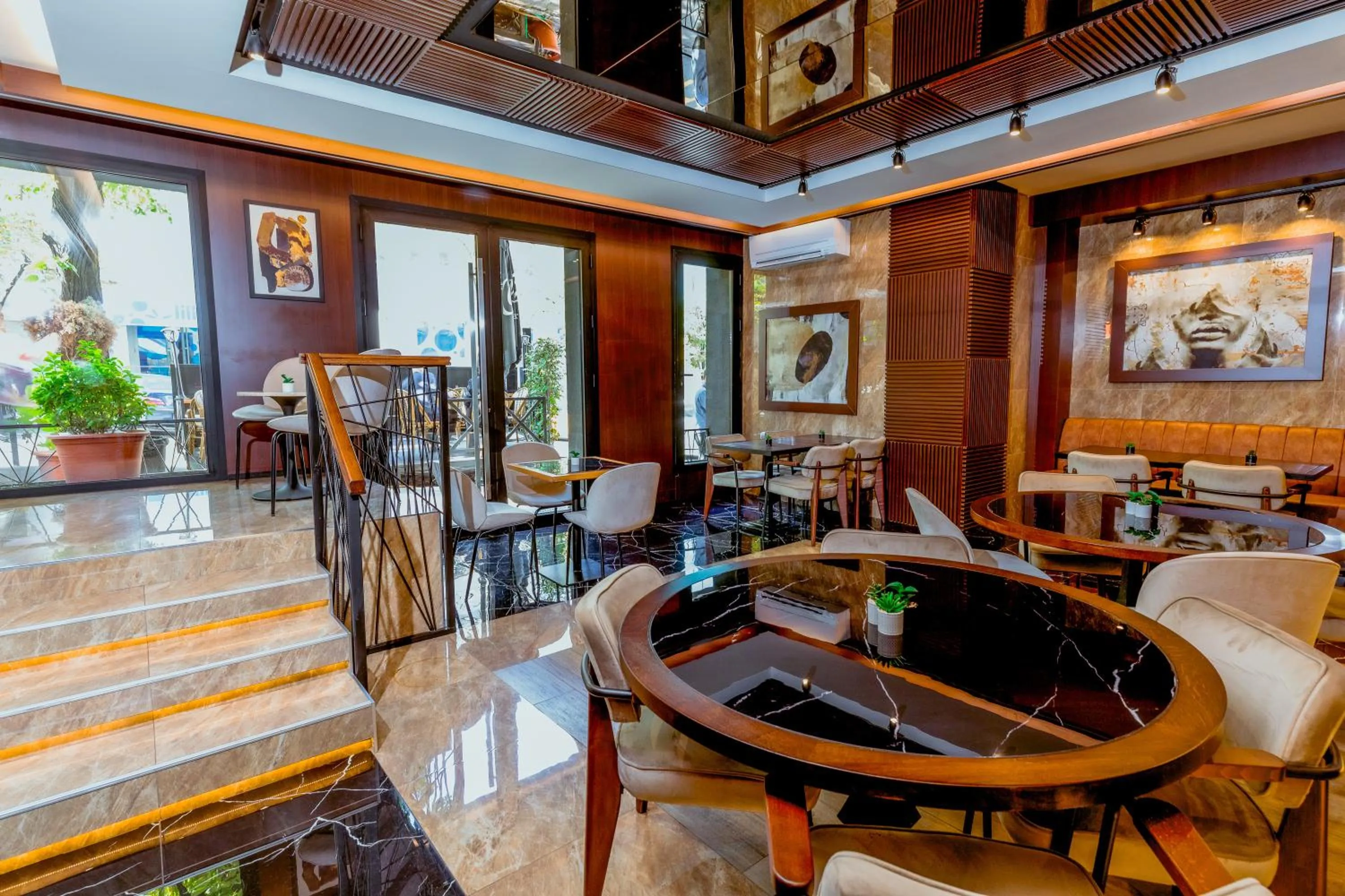 Restaurant/places to eat in Nobel Gallery Hotel