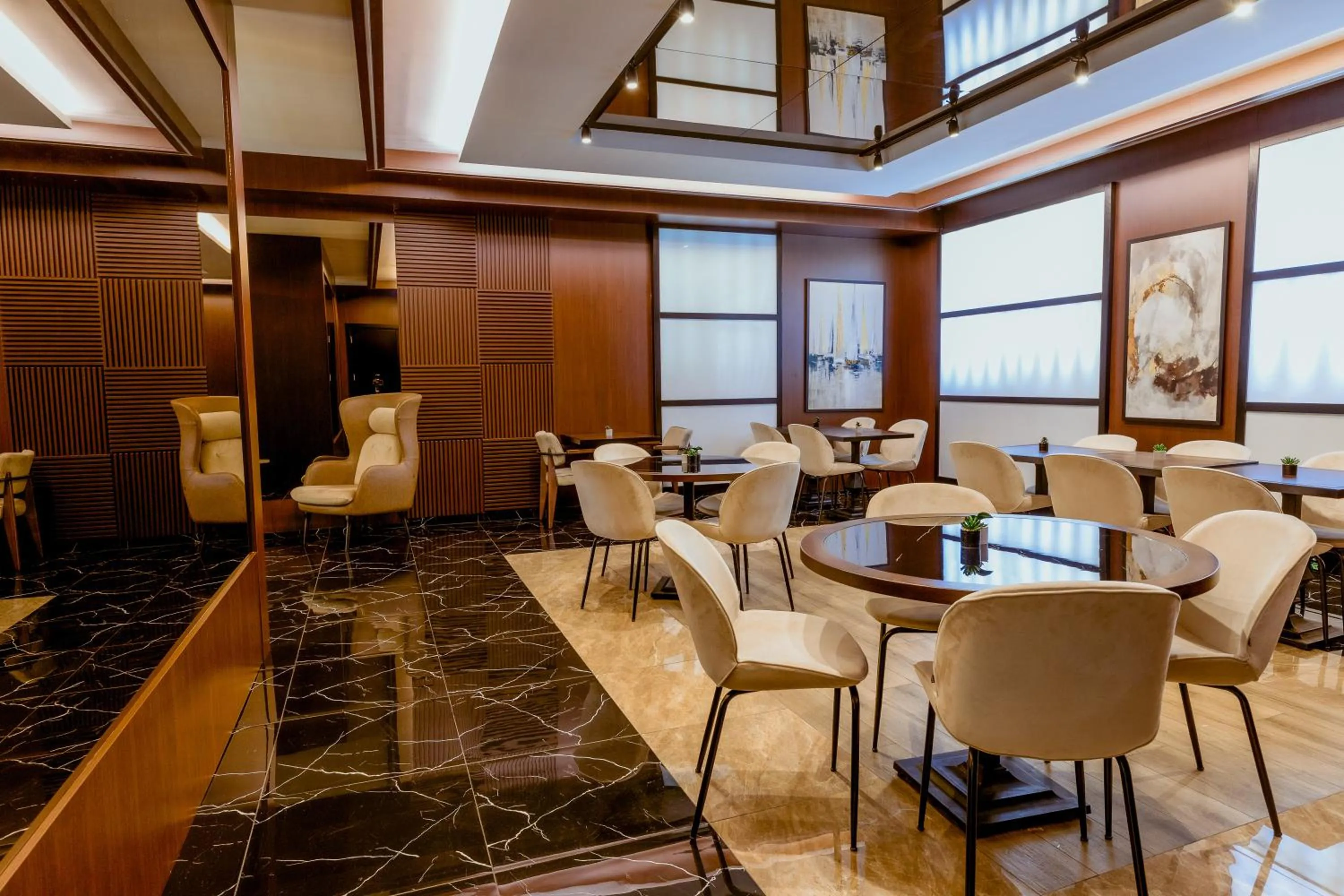 Restaurant/places to eat in Nobel Gallery Hotel