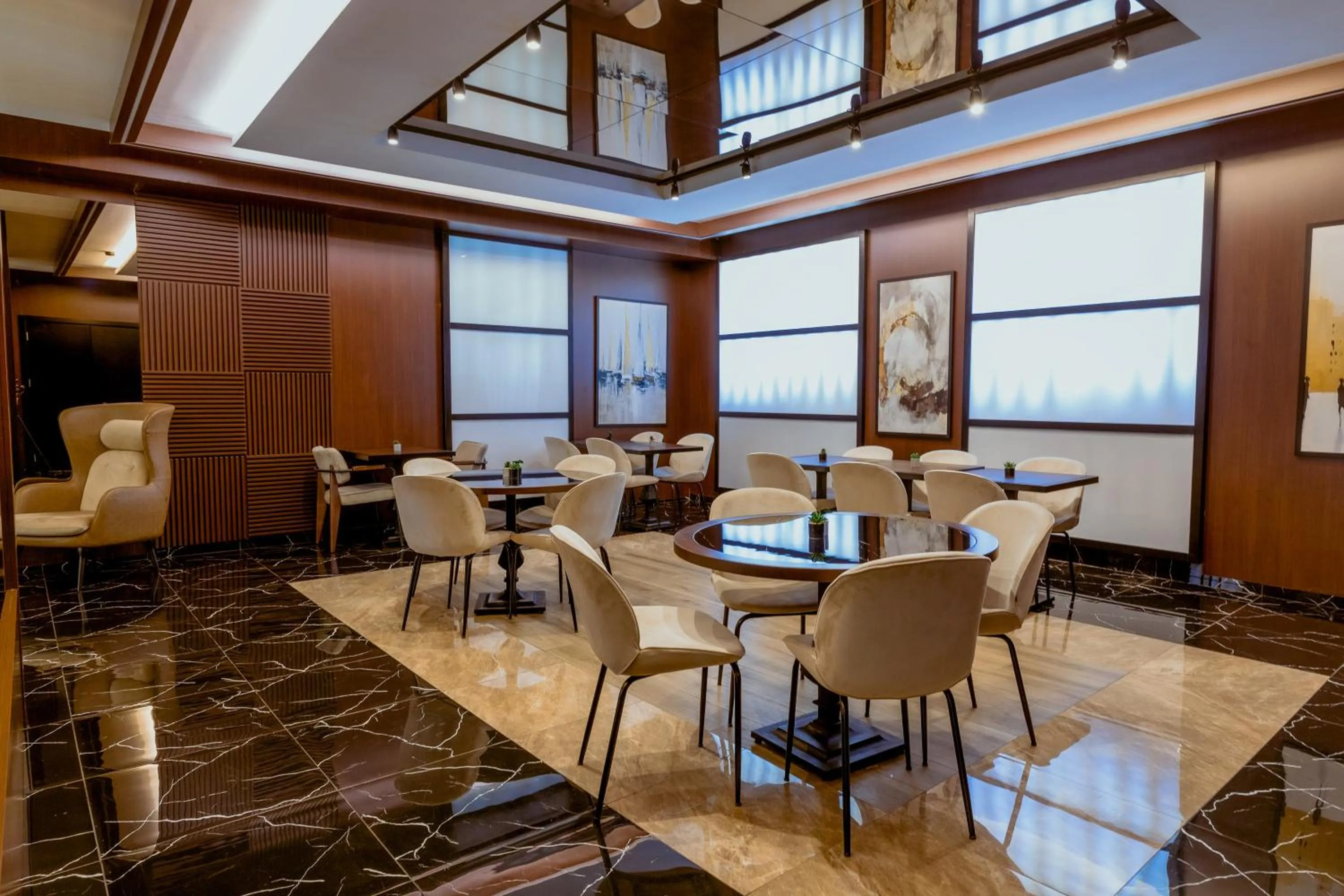 Restaurant/places to eat in Nobel Gallery Hotel