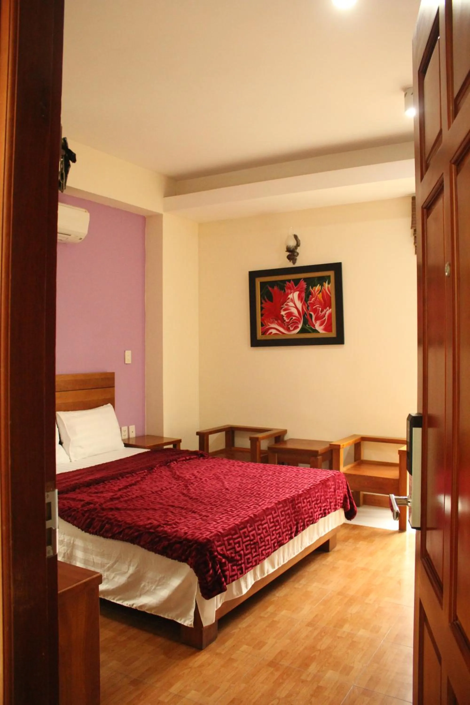 Bed in An Phú Motel