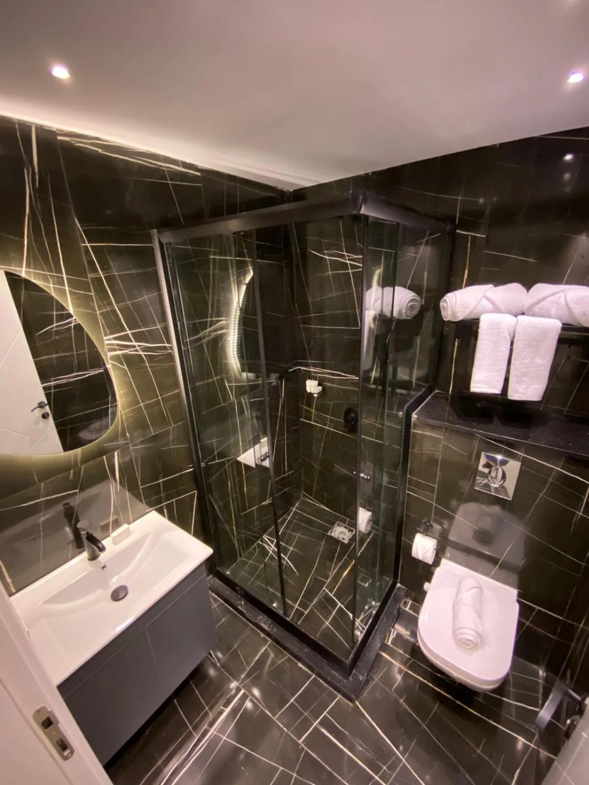 Shower in Elite Pyramids Boutique Hotel