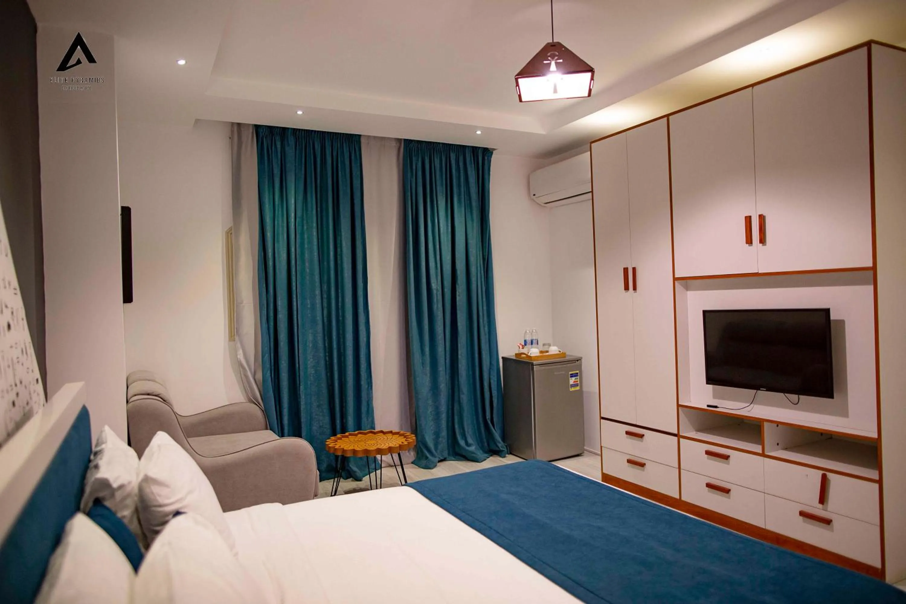 Bed in Elite Pyramids Boutique Hotel