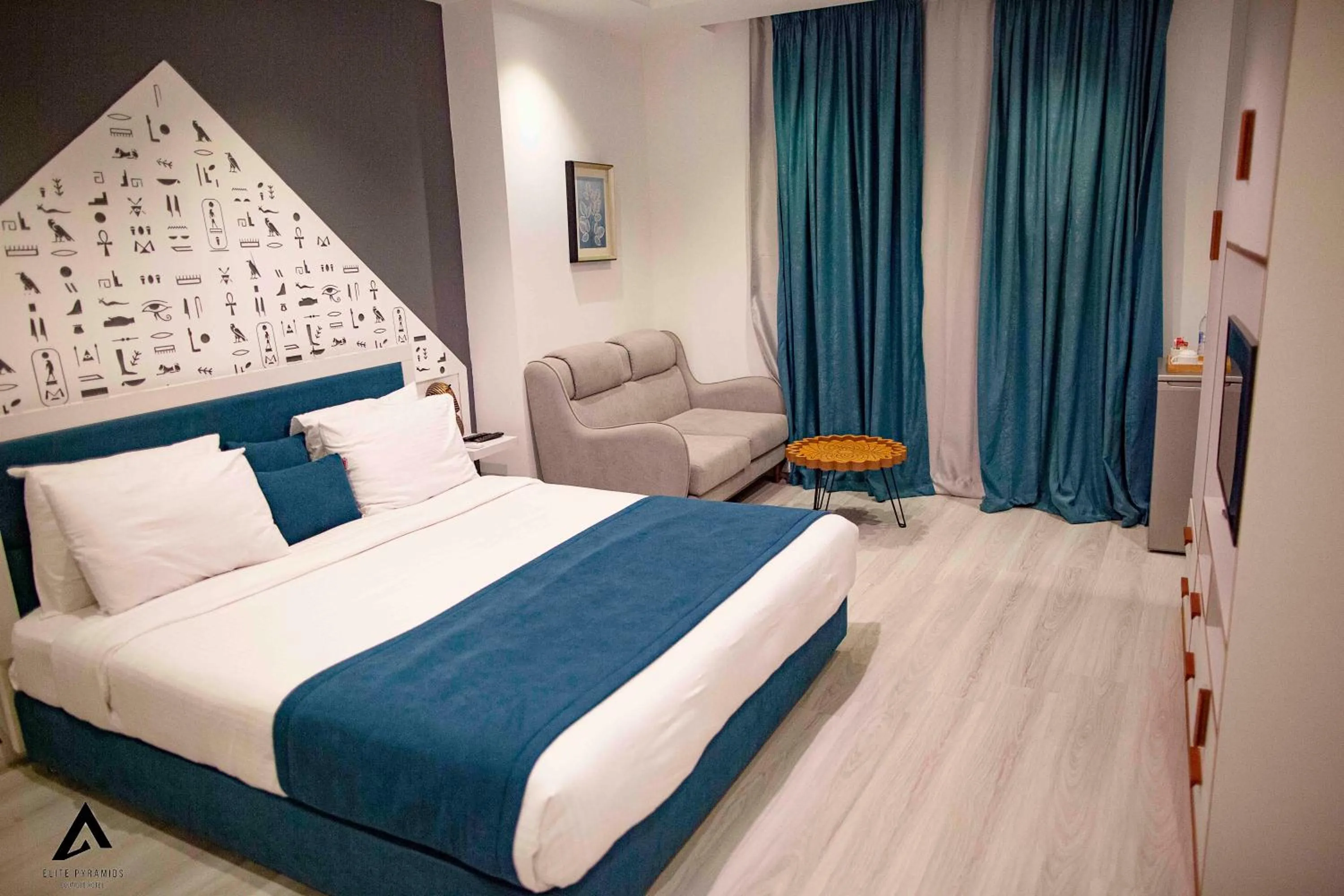 Bed in Elite Pyramids Boutique Hotel