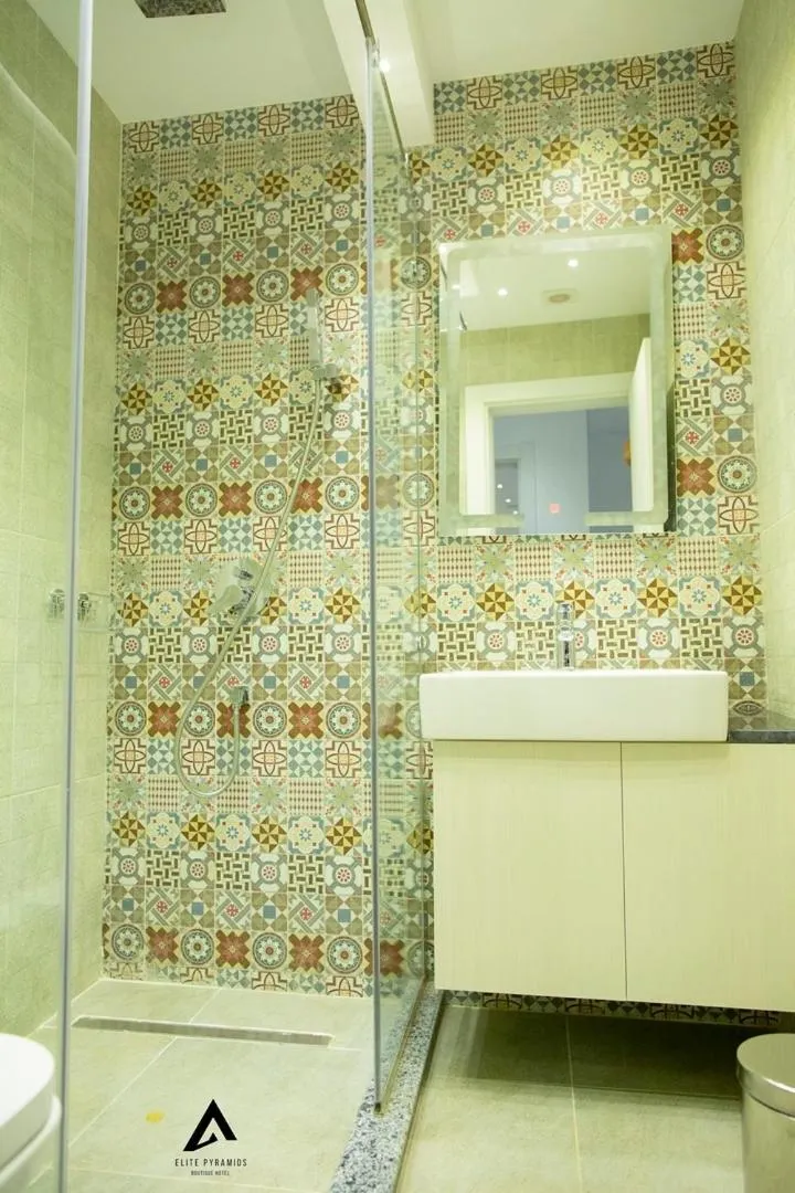 Shower in Elite Pyramids Boutique Hotel