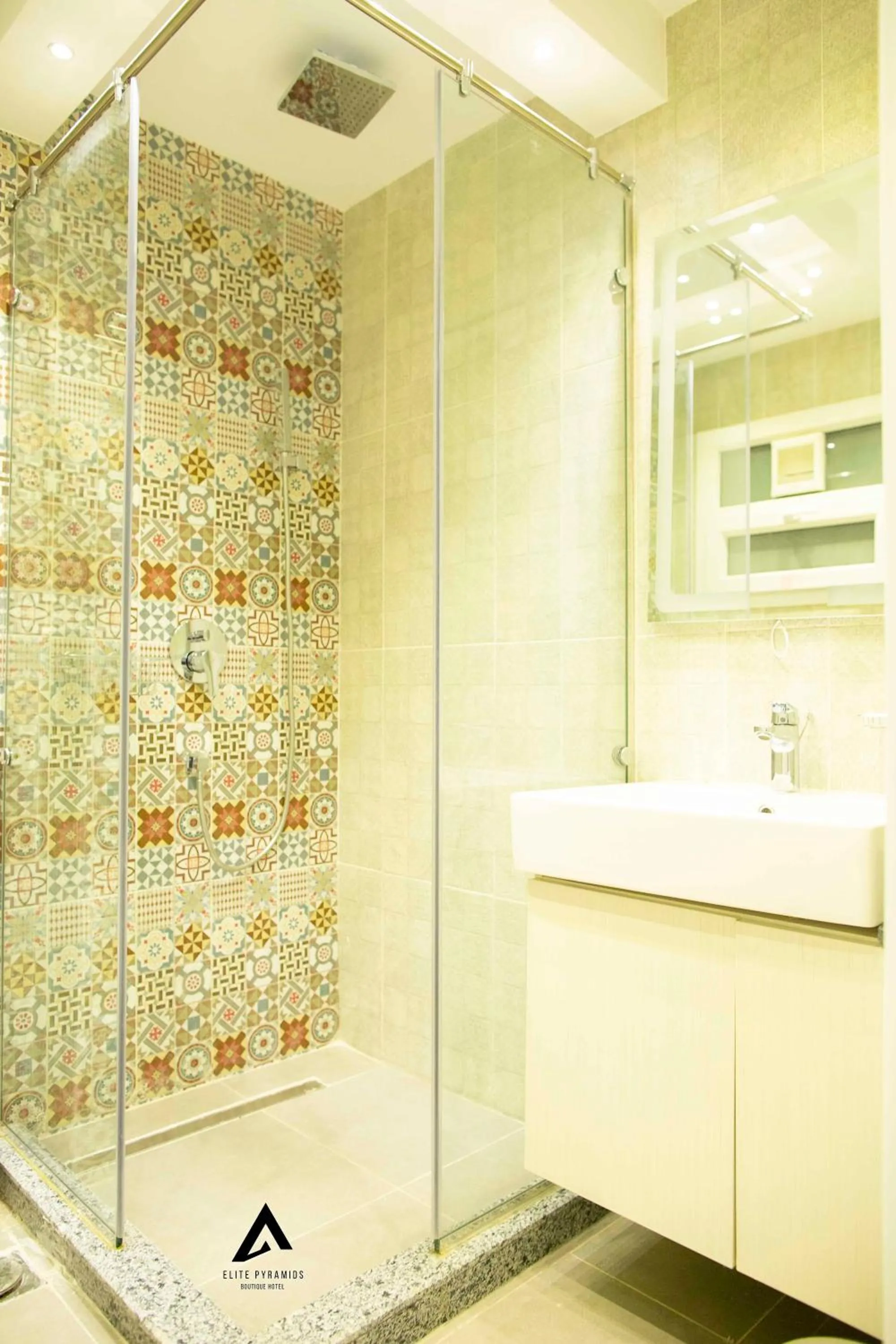 Shower in Elite Pyramids Boutique Hotel