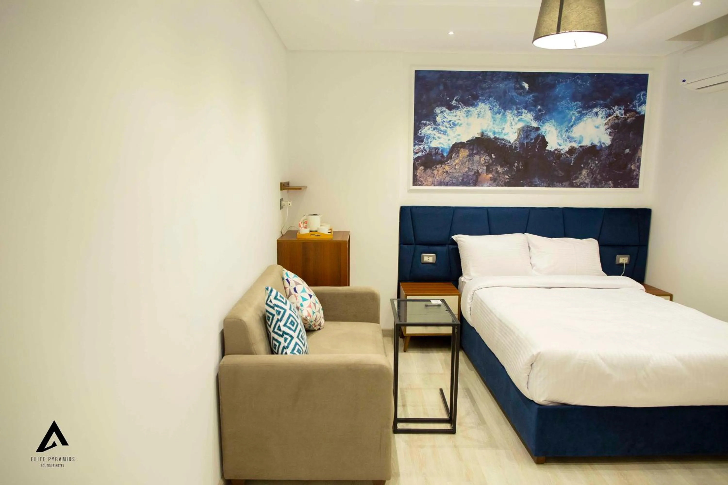 Bed in Elite Pyramids Boutique Hotel