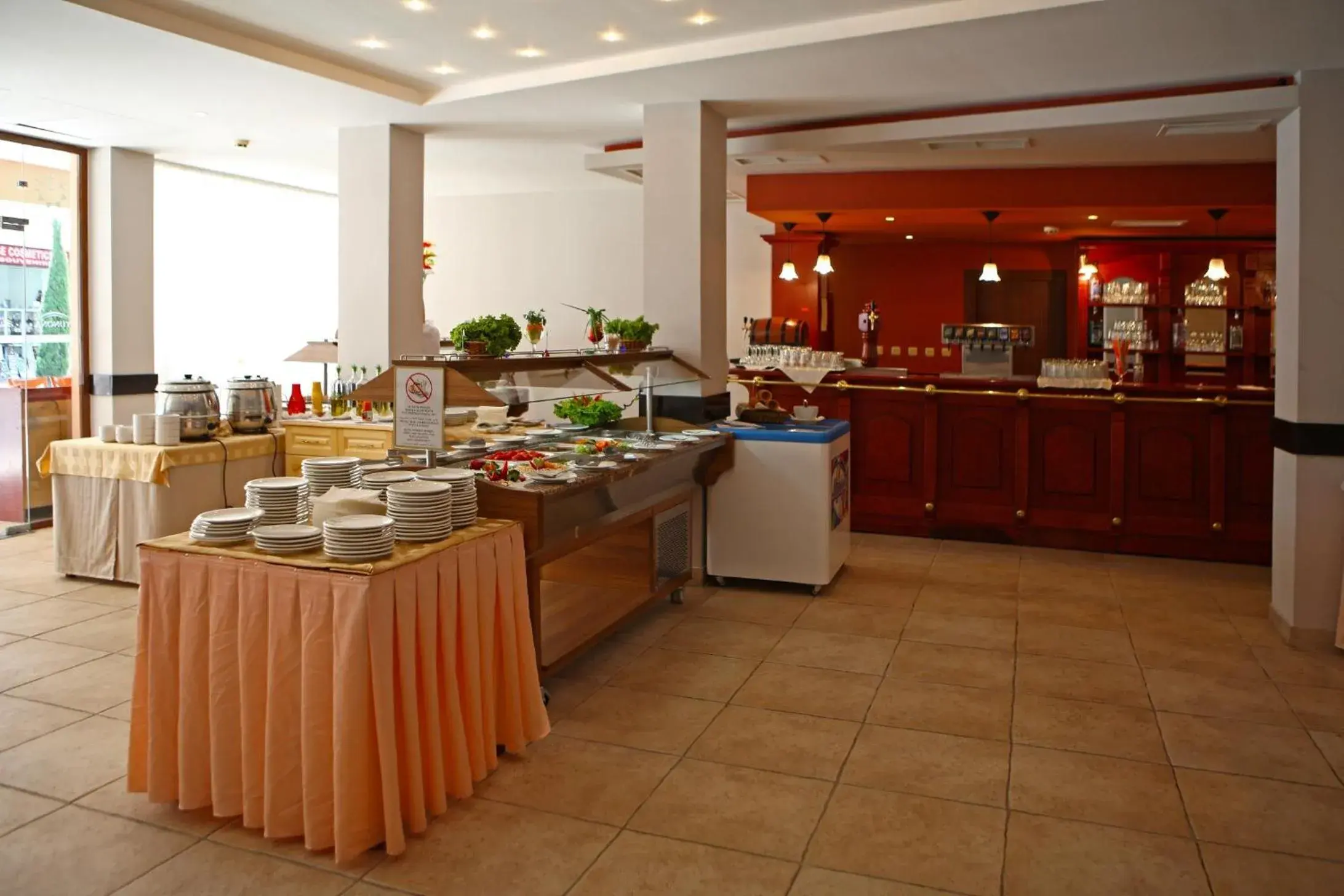Restaurant/places to eat in Hotel Yunona - All Inclusive Restaurant/places to eat in Hotel Yunona - All Inclusive