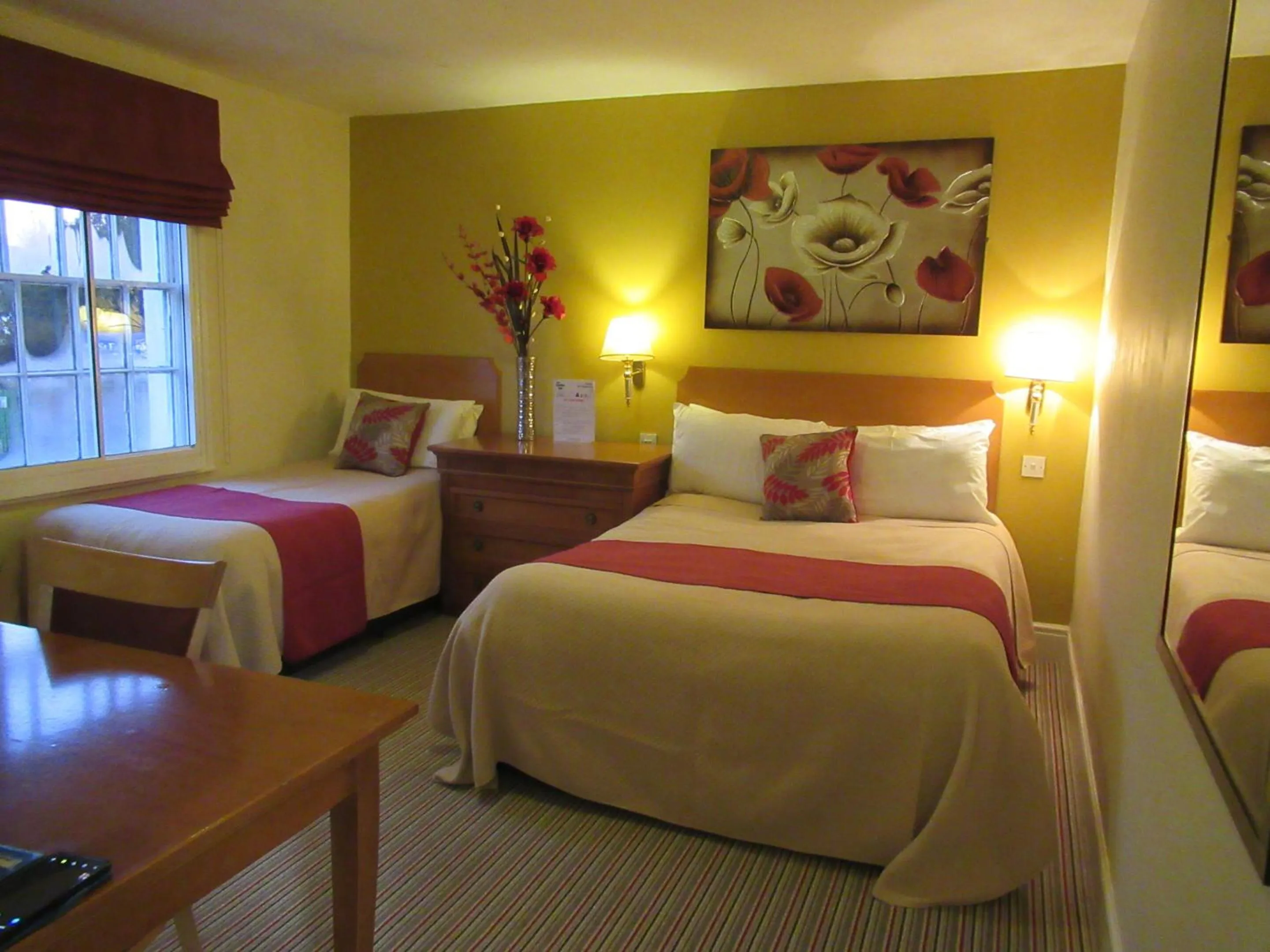 Bedroom, Bed in The London Inn