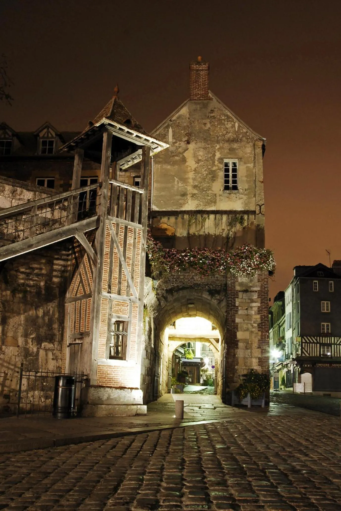 Area and facilities in Au 14 Honfleur parking privé