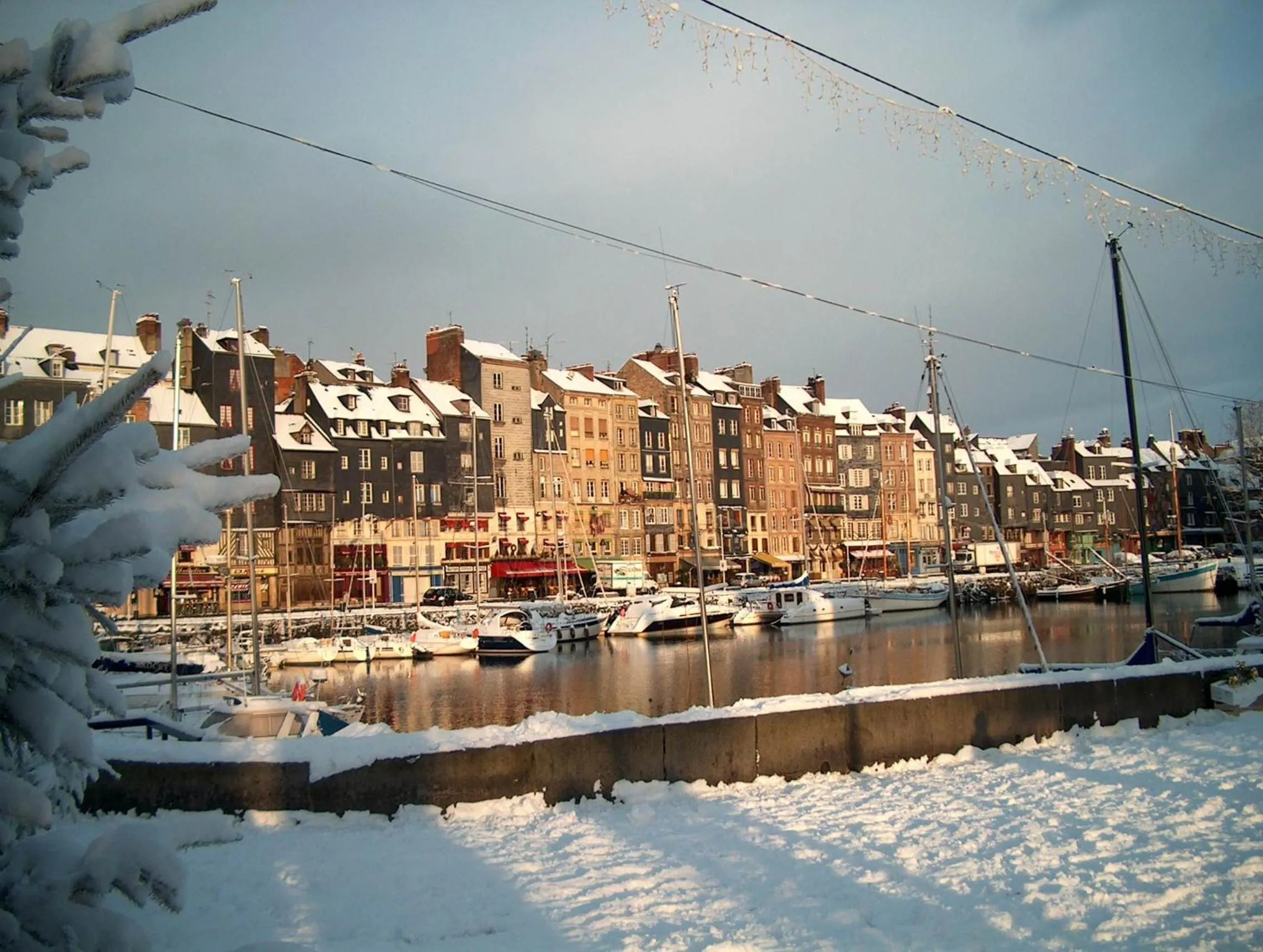 Area and facilities in Au 14 Honfleur parking privé