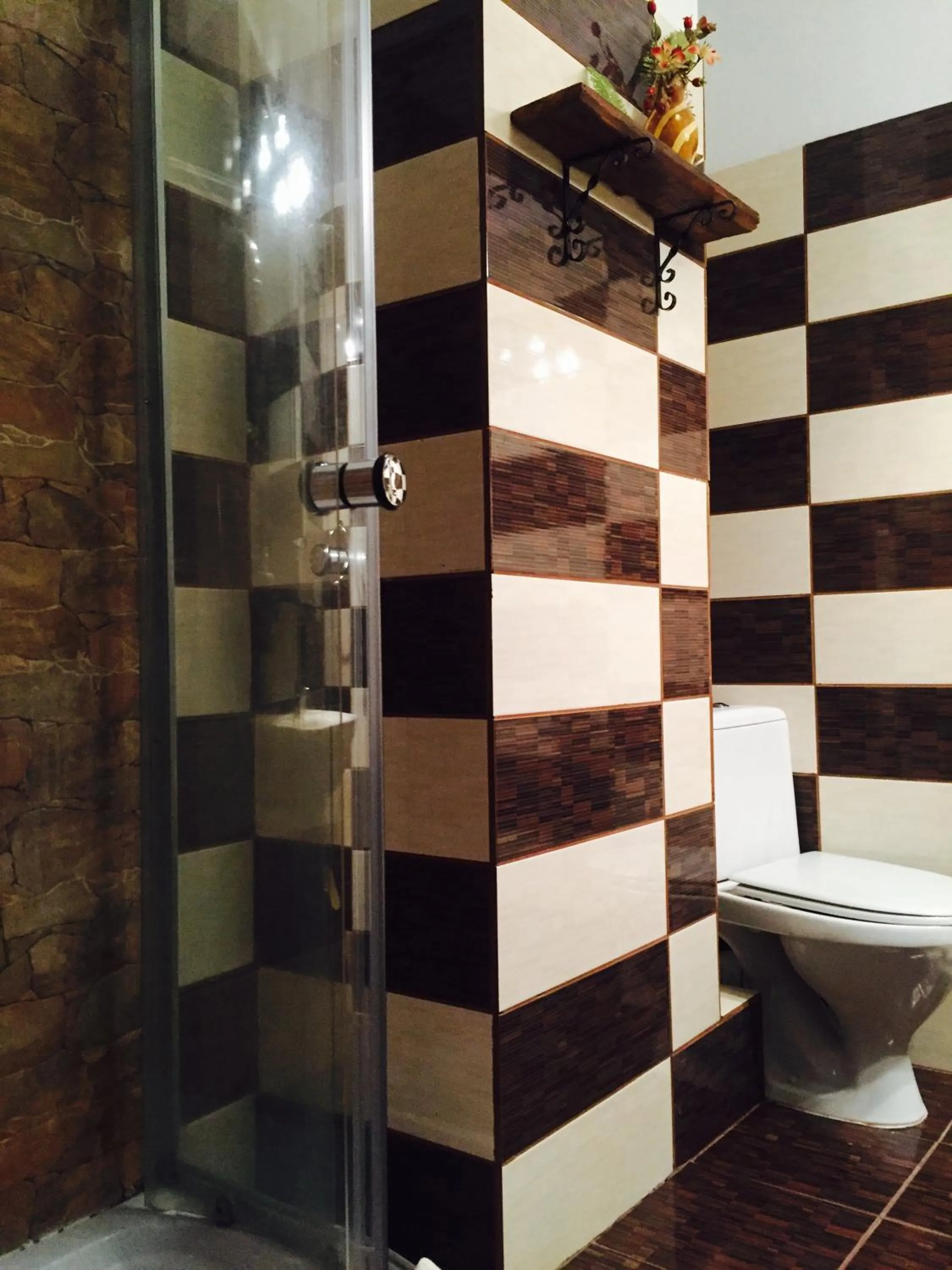 Shower in Pensiunea Buon Gusto Sibiu-motorcyle friendly,city center