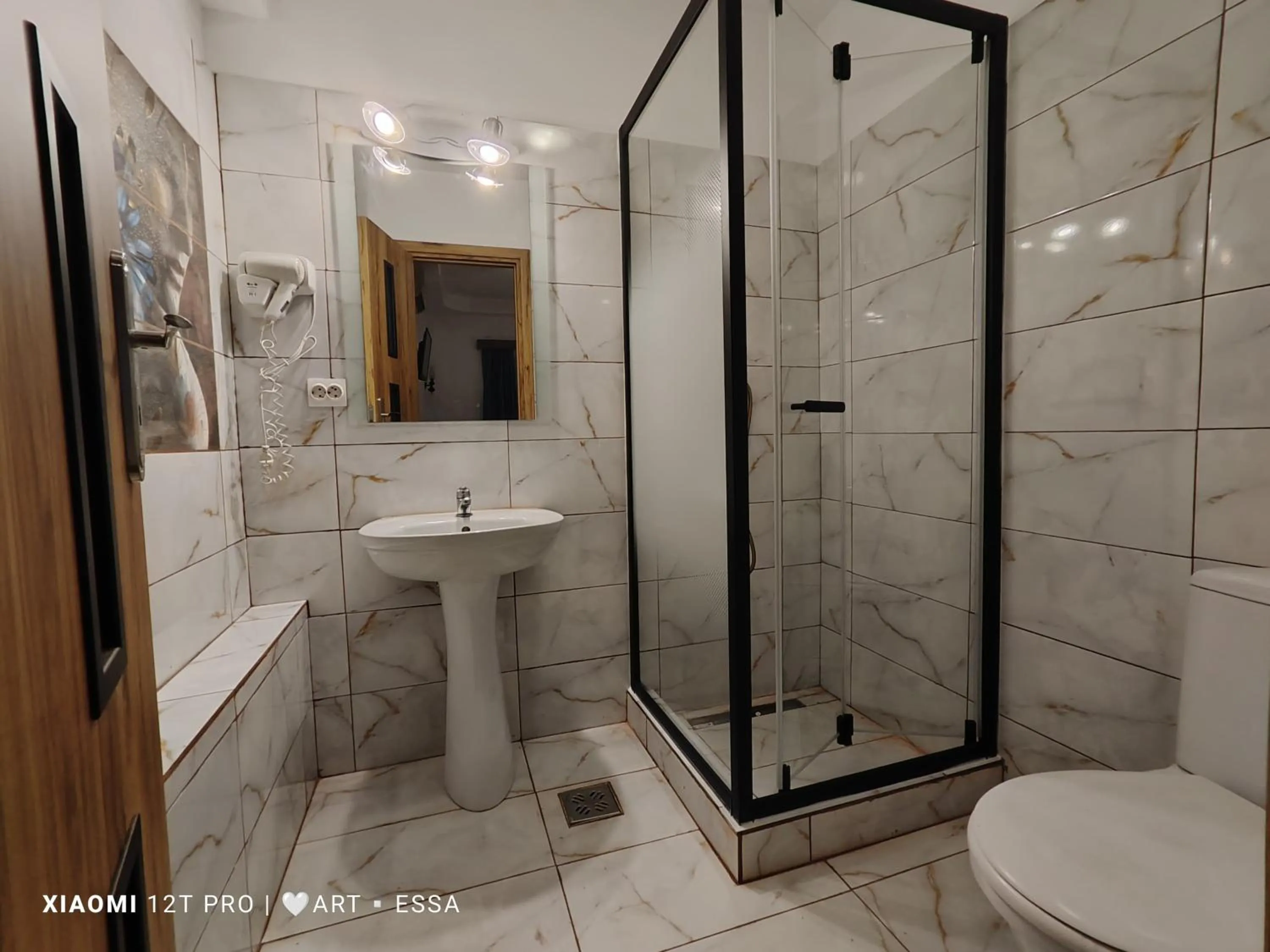 Shower in Pensiunea Buon Gusto Sibiu-motorcyle friendly,city center