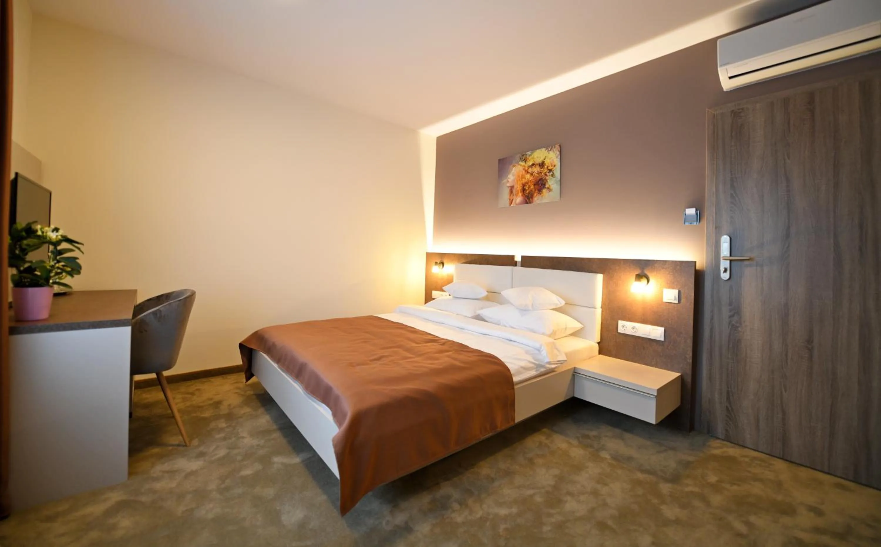 Bed in HoHa Boutique Hotel