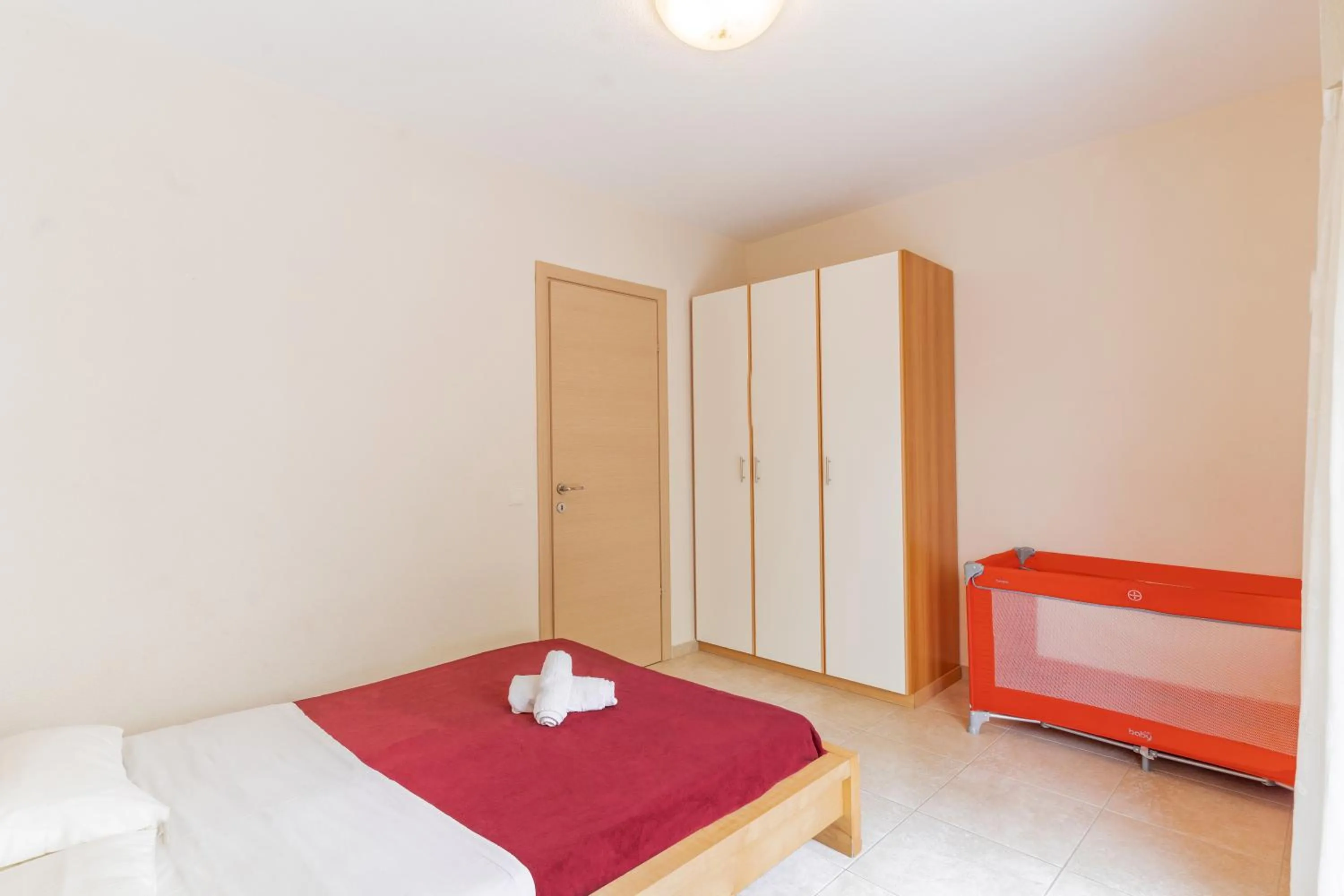 Bedroom, Bed in Erifili Kallithea