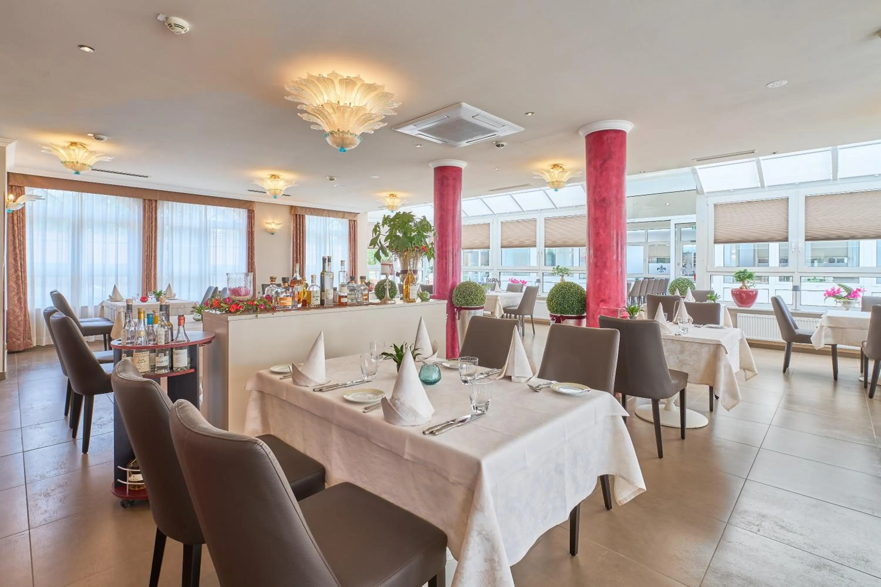 Restaurant/places to eat in eXo Individual Hotel Waghäuseler Hof