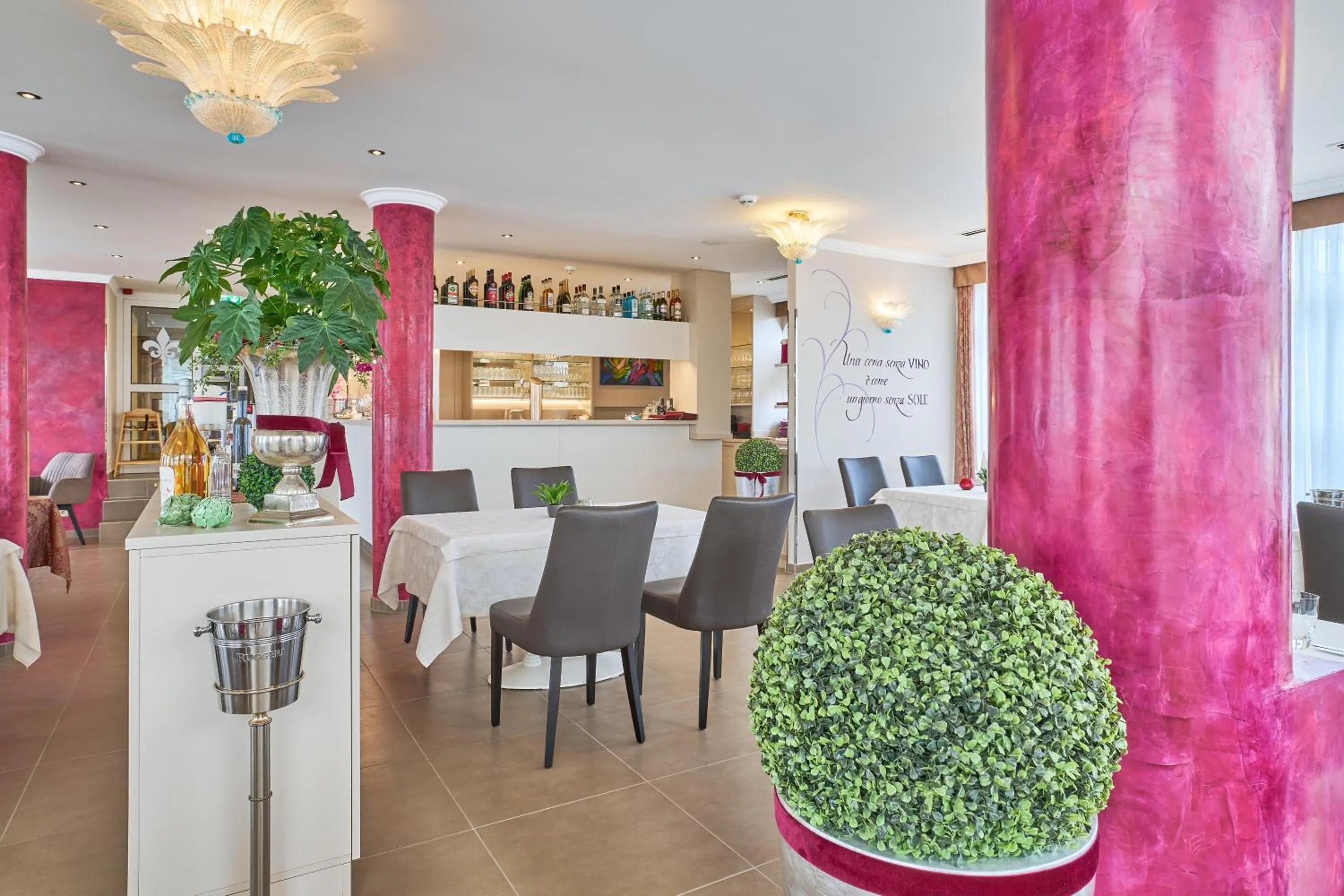 Restaurant/places to eat in eXo Individual Hotel Waghäuseler Hof