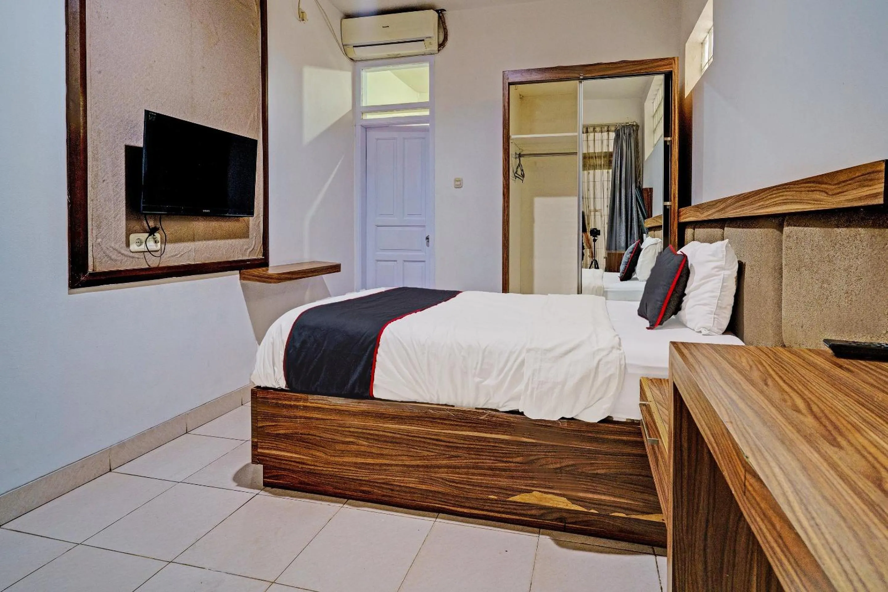 Bedroom, Bed in Collection O 92277 Setra Priangan Guest House