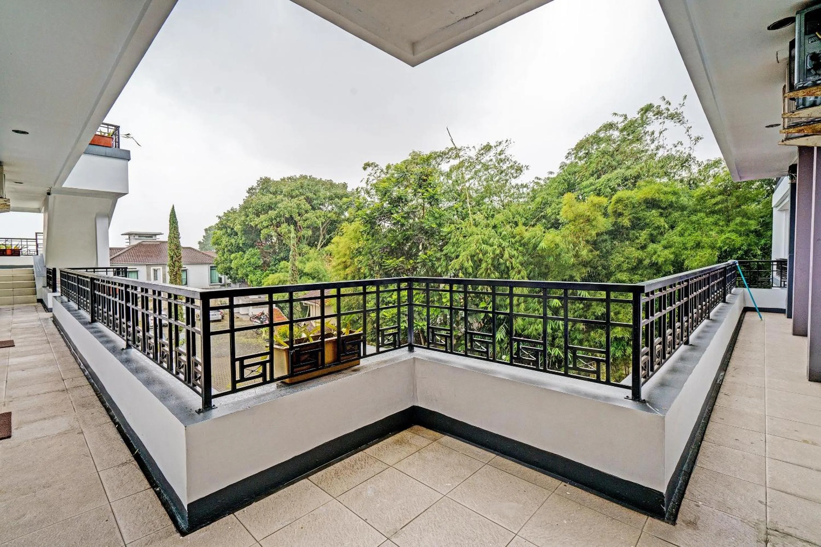 Lobby or reception in Collection O 92277 Setra Priangan Guest House