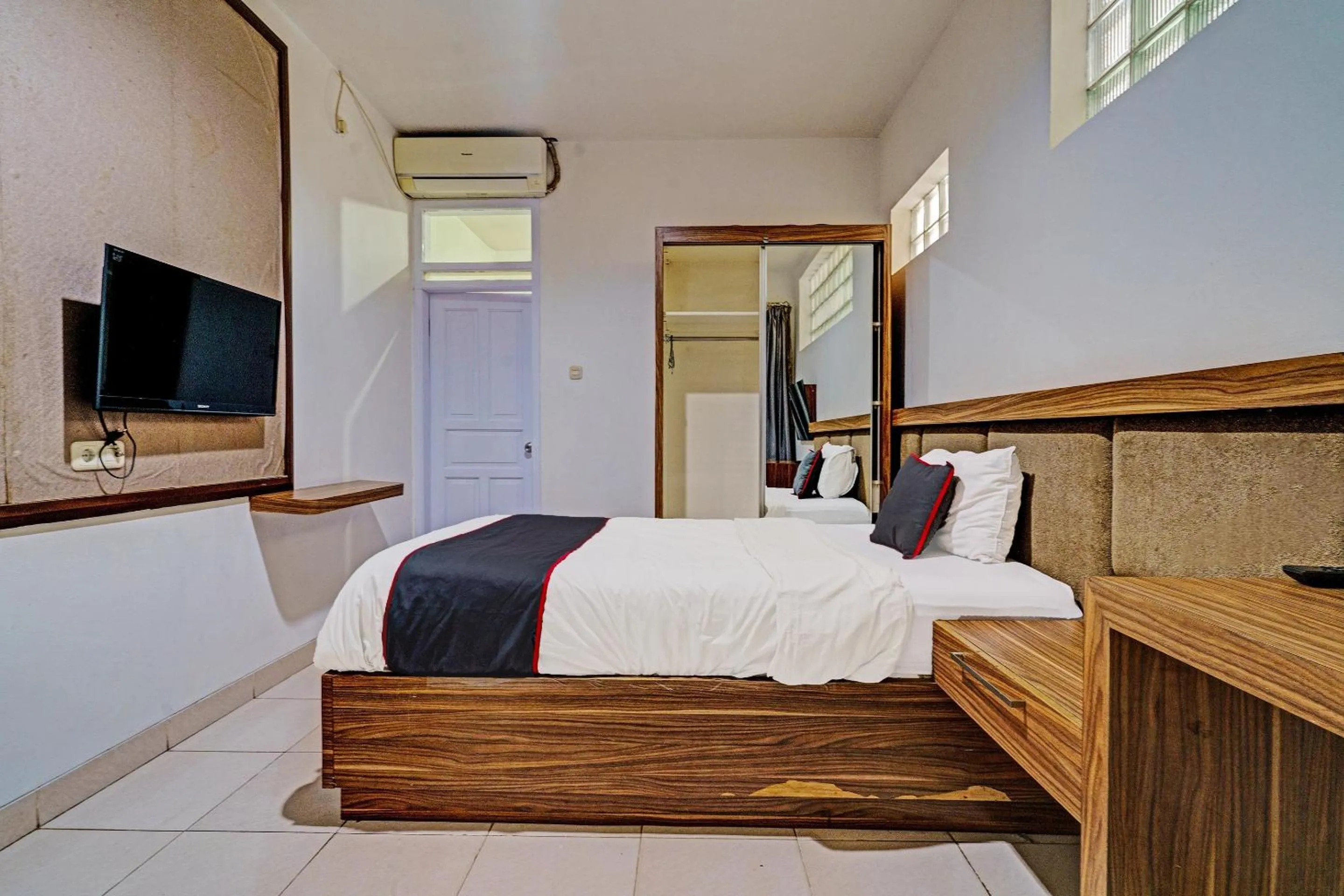Bedroom, Bed in Collection O 92277 Setra Priangan Guest House