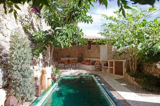 Swimming pool in Hotel & Restaurant Jardi d'Artà