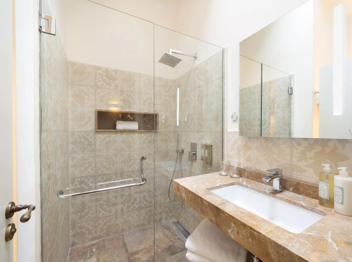 Shower in Hotel & Restaurant Jardi d'Artà