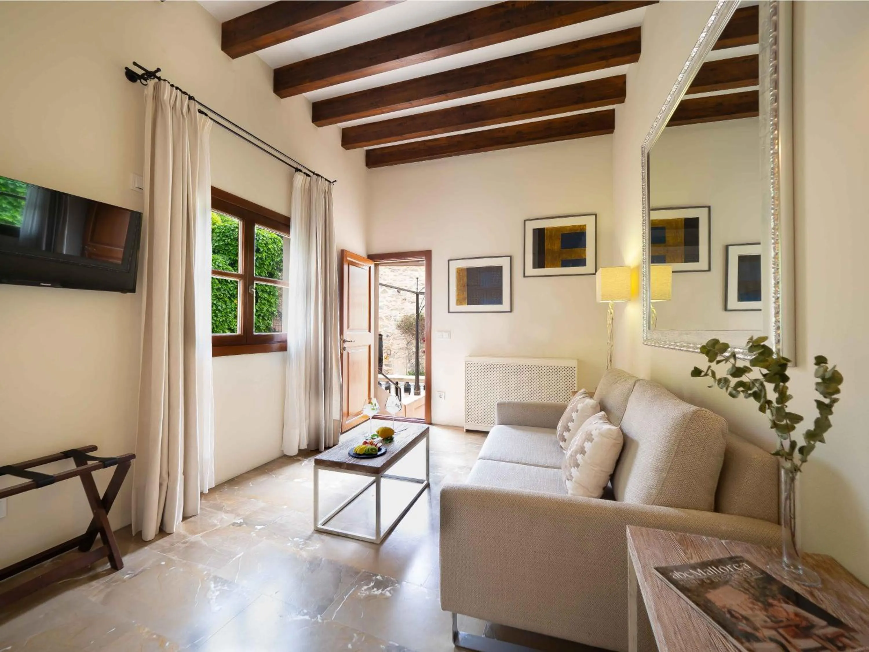 Photo of the whole room in Hotel & Restaurant Jardi d'Artà