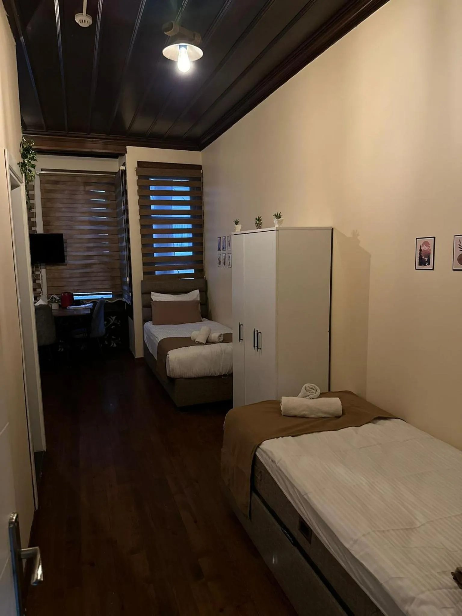 Living room, Bed in Güner Hotel