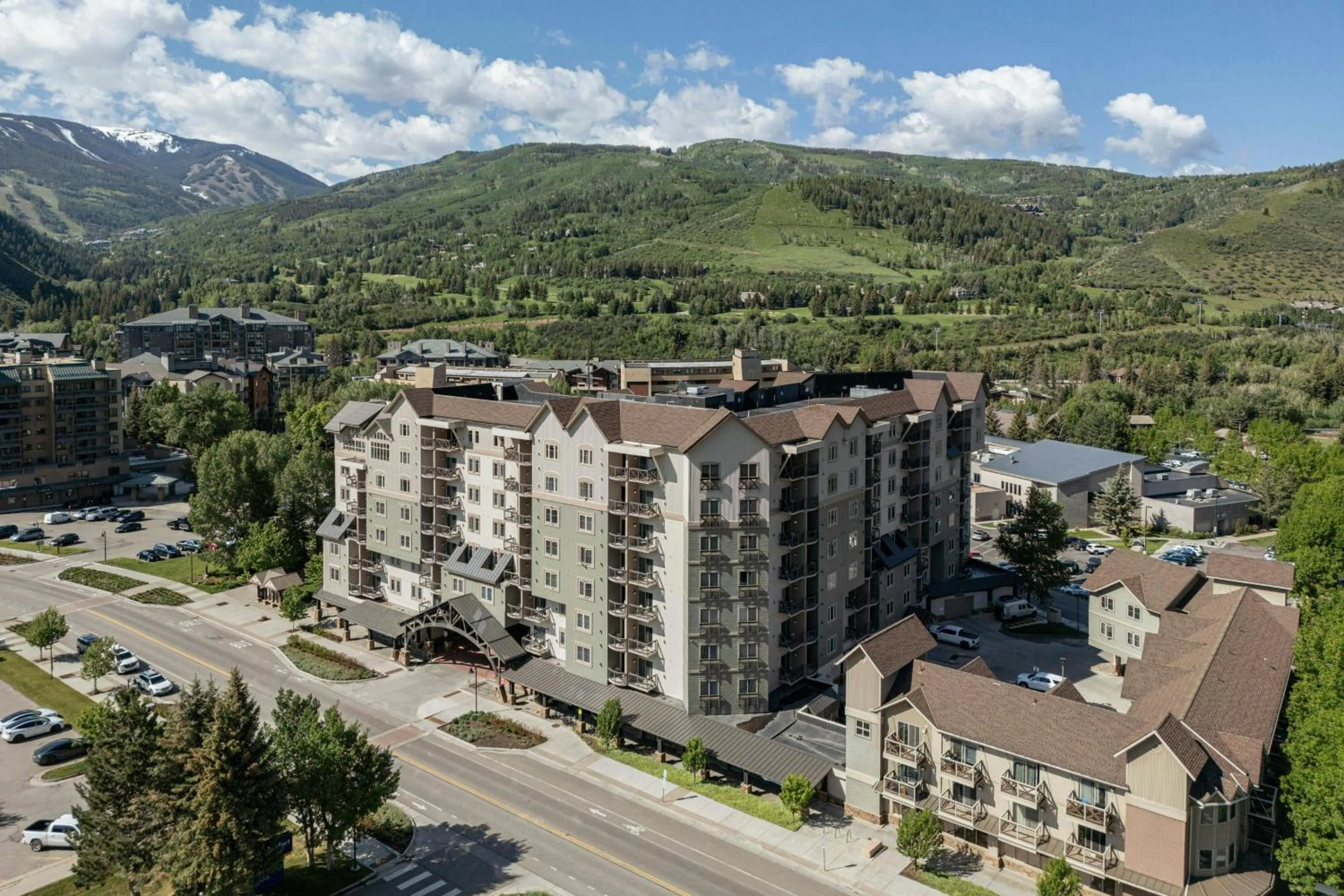 Property building in Sheraton Mountain Vista Villas, Avon / Vail Valley